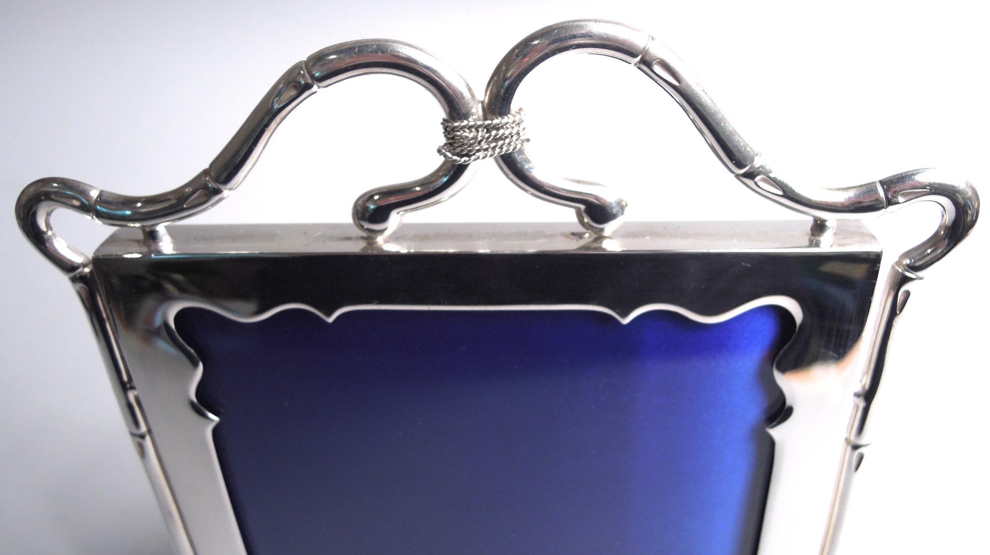 Early 20th Century Antique English Edwardian Classical Sterling Silver Picture Frame, 1902 For Sale