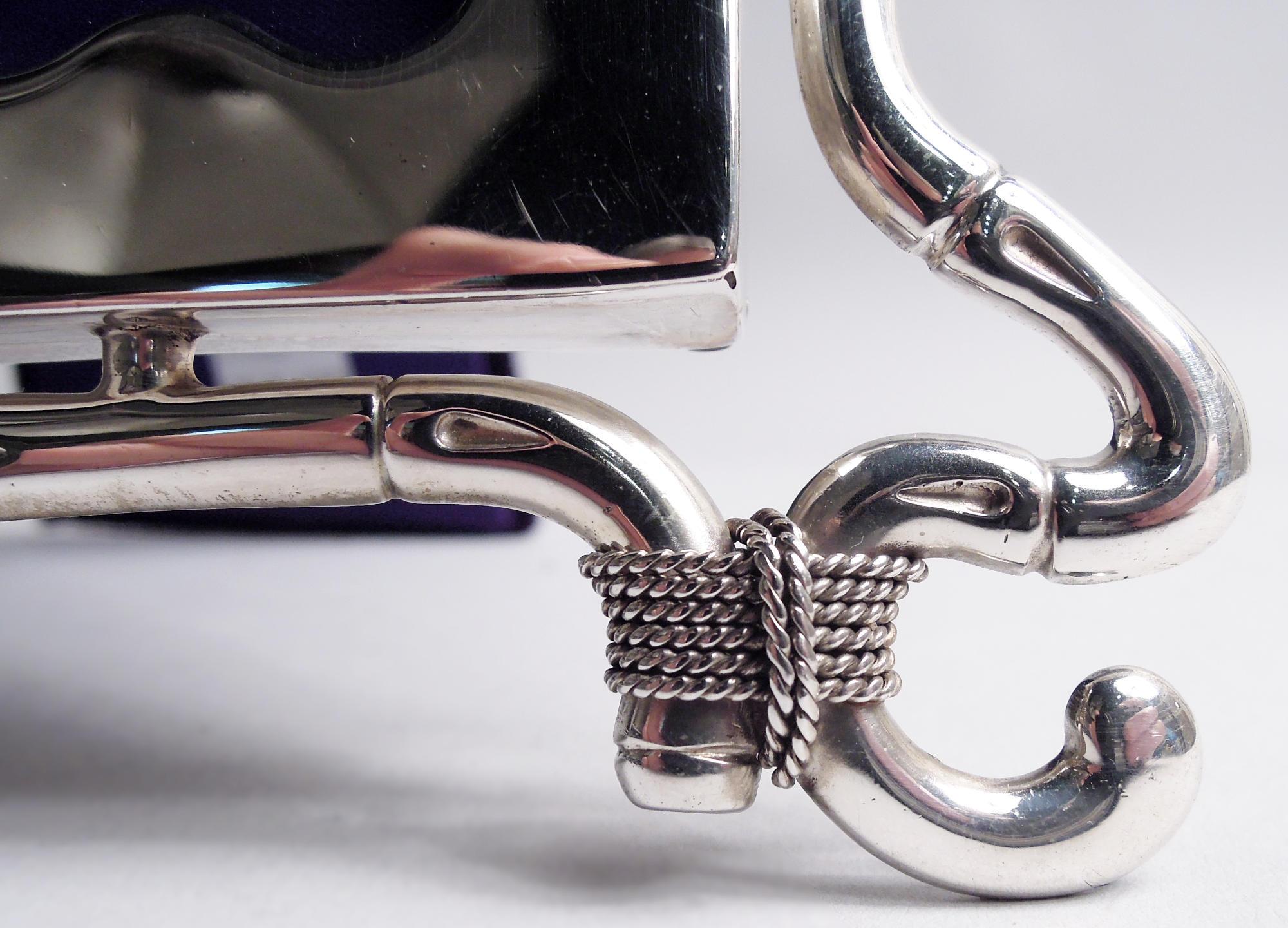 Antique English Edwardian Classical Sterling Silver Picture Frame, 1902 For Sale 2