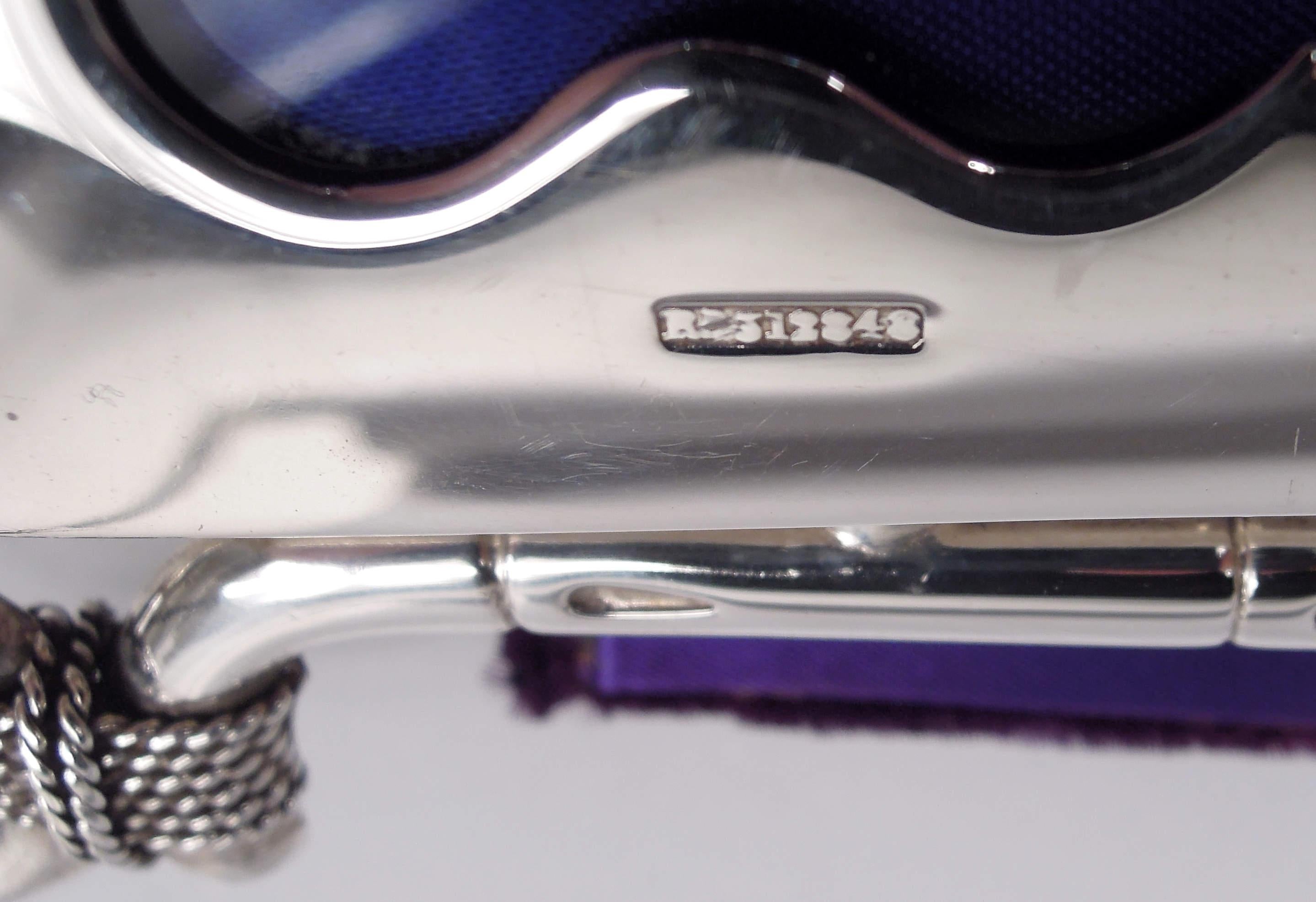 Antique English Edwardian Classical Sterling Silver Picture Frame, 1902 For Sale 4