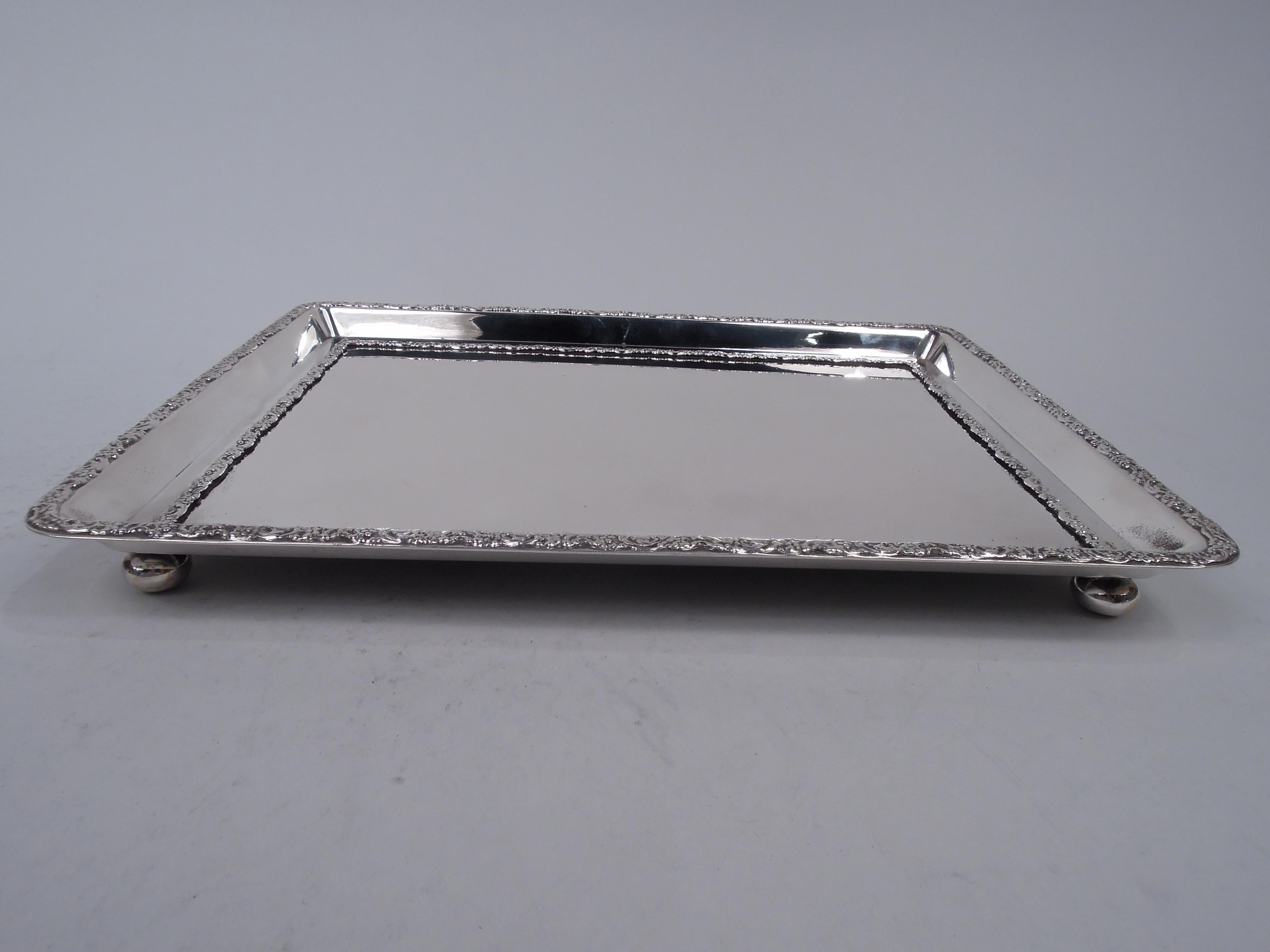 Antique English Edwardian Classical Sterling Silver Rectangular Tray In Good Condition For Sale In New York, NY