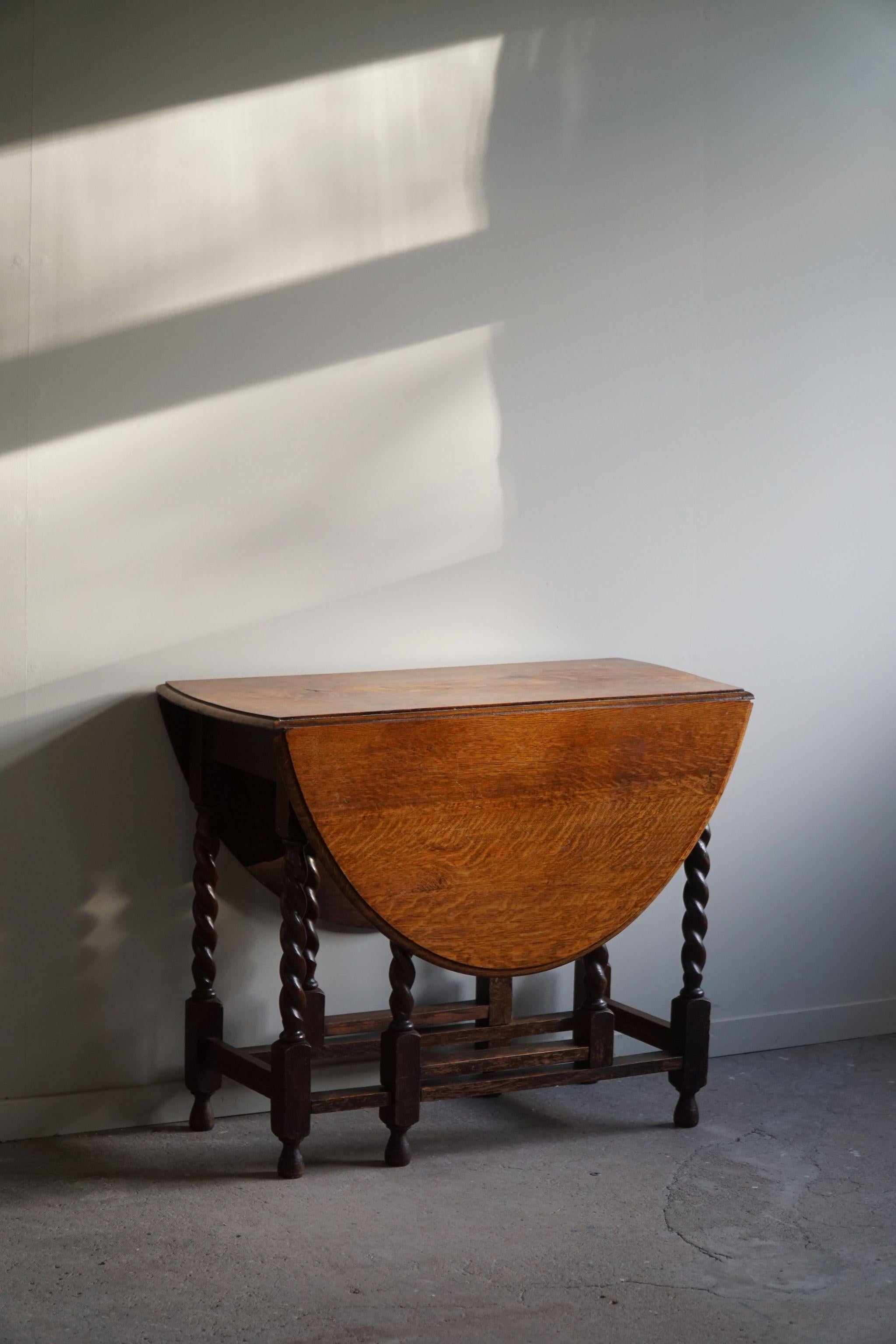 Antiker englischer edwardianischer blattförmiger Torbein-Tisch aus Eiche, spätes 19. Jahrhundert (Handgeschnitzt) im Angebot