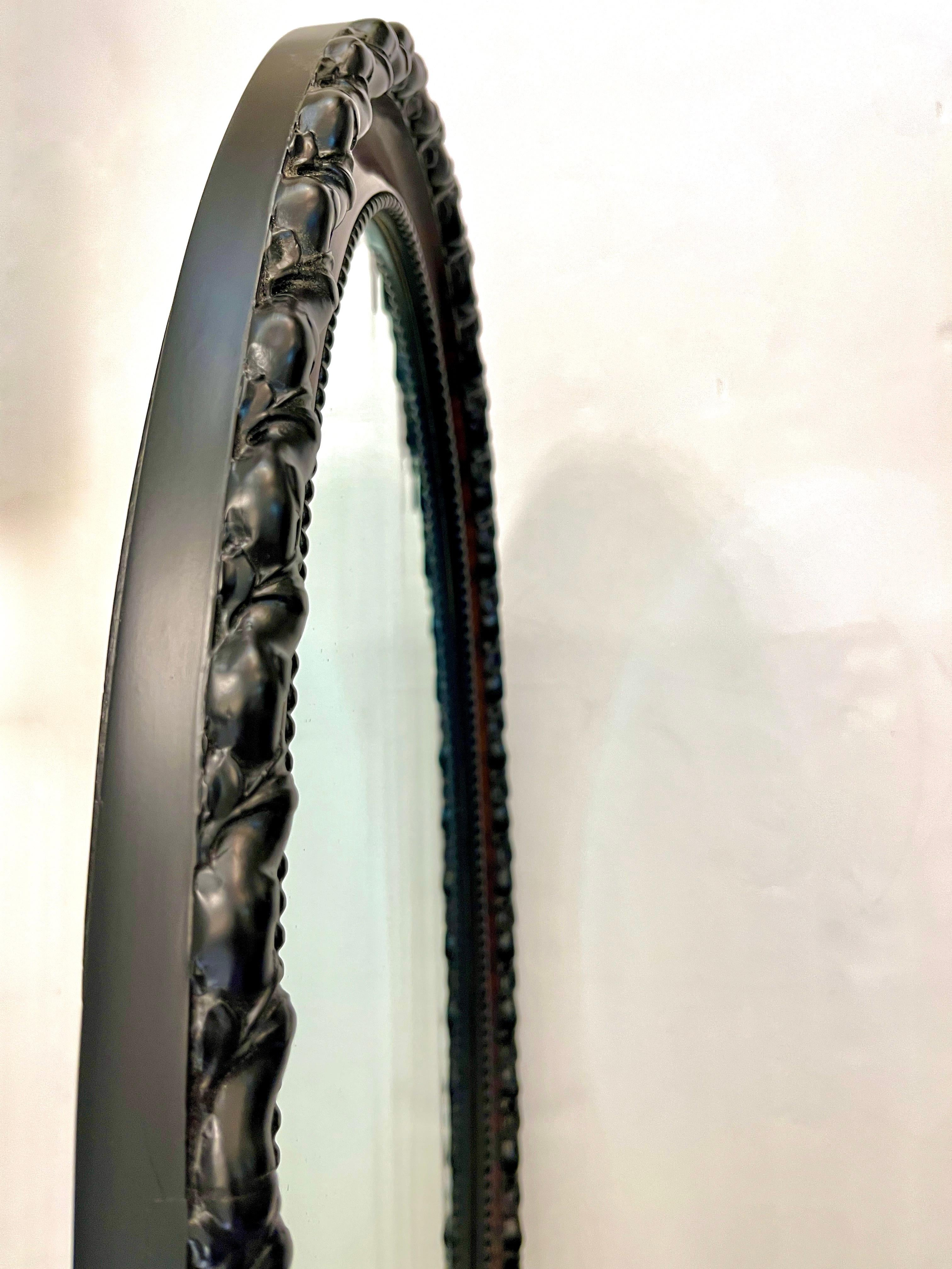 Antiker englischer Edwardian Ebenholz Makassar Furnier Schwarz Braun Oval Spiegel im Zustand „Gut“ im Angebot in New York, NY