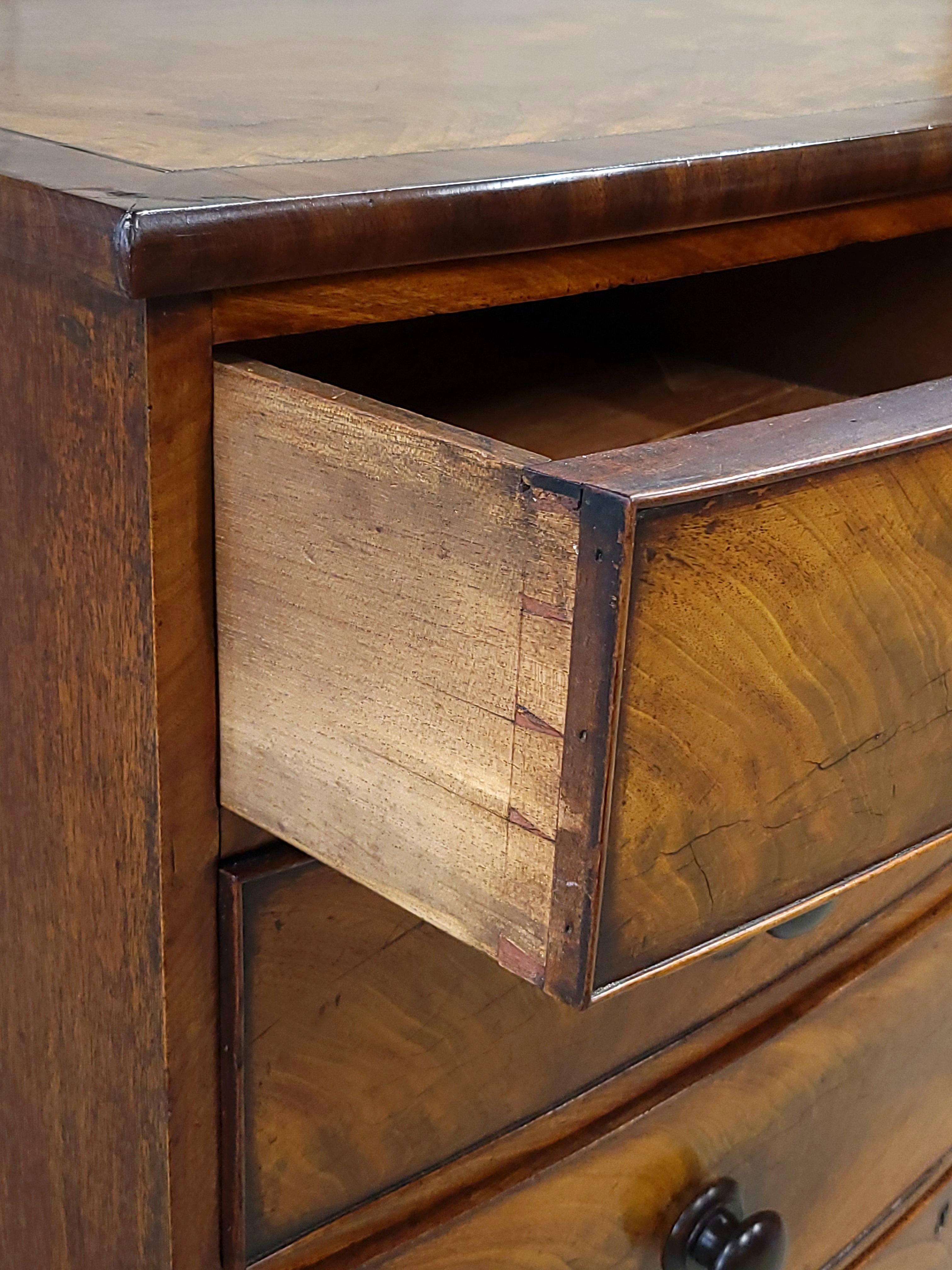 Antique English Edwardian Figured Mahogany Dresser With Original Knobs For Sale 1