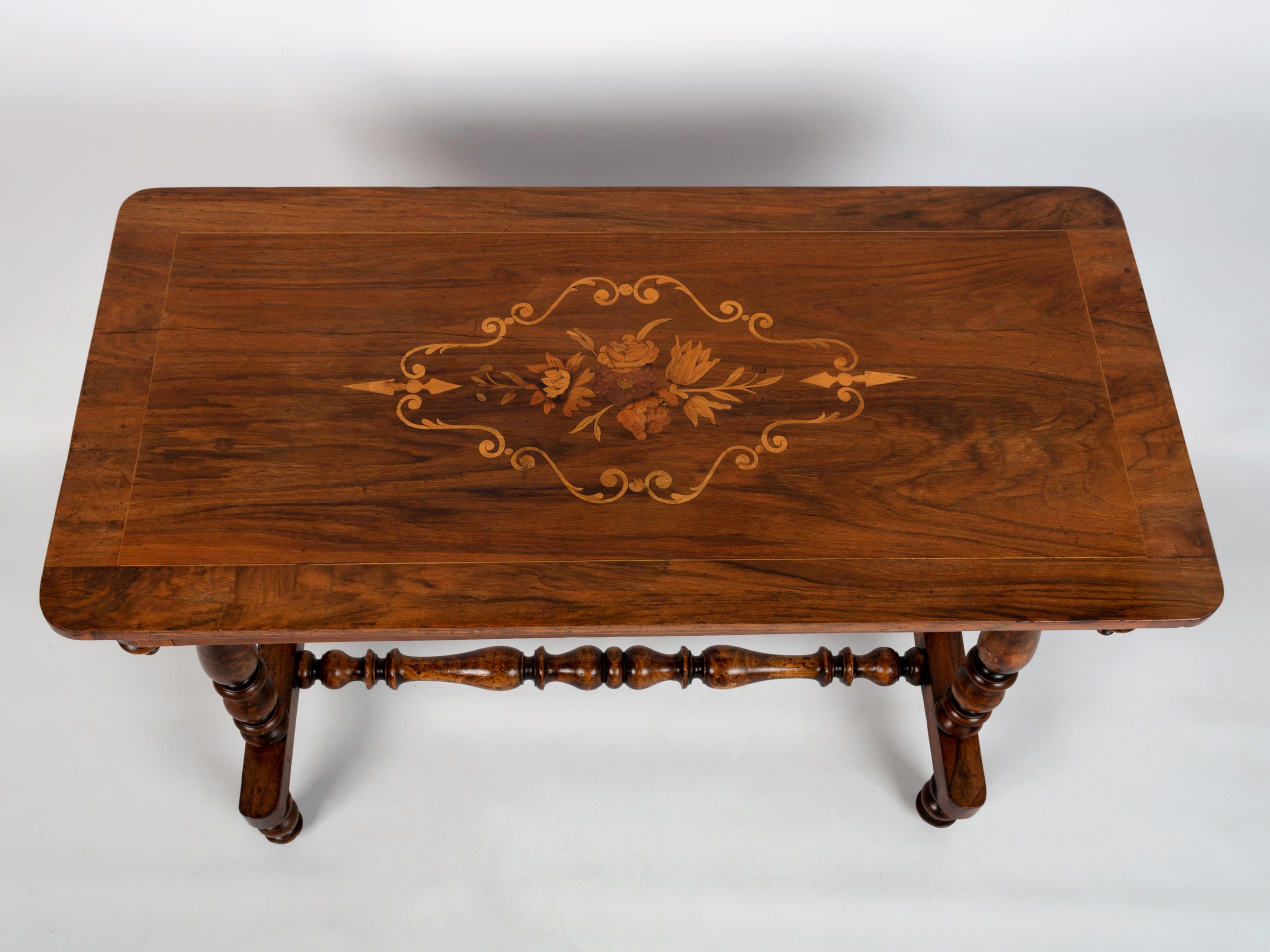 Early 20th Century Antique English Edwardian Inlaid Walnut Hall Table Console C.1900 For Sale