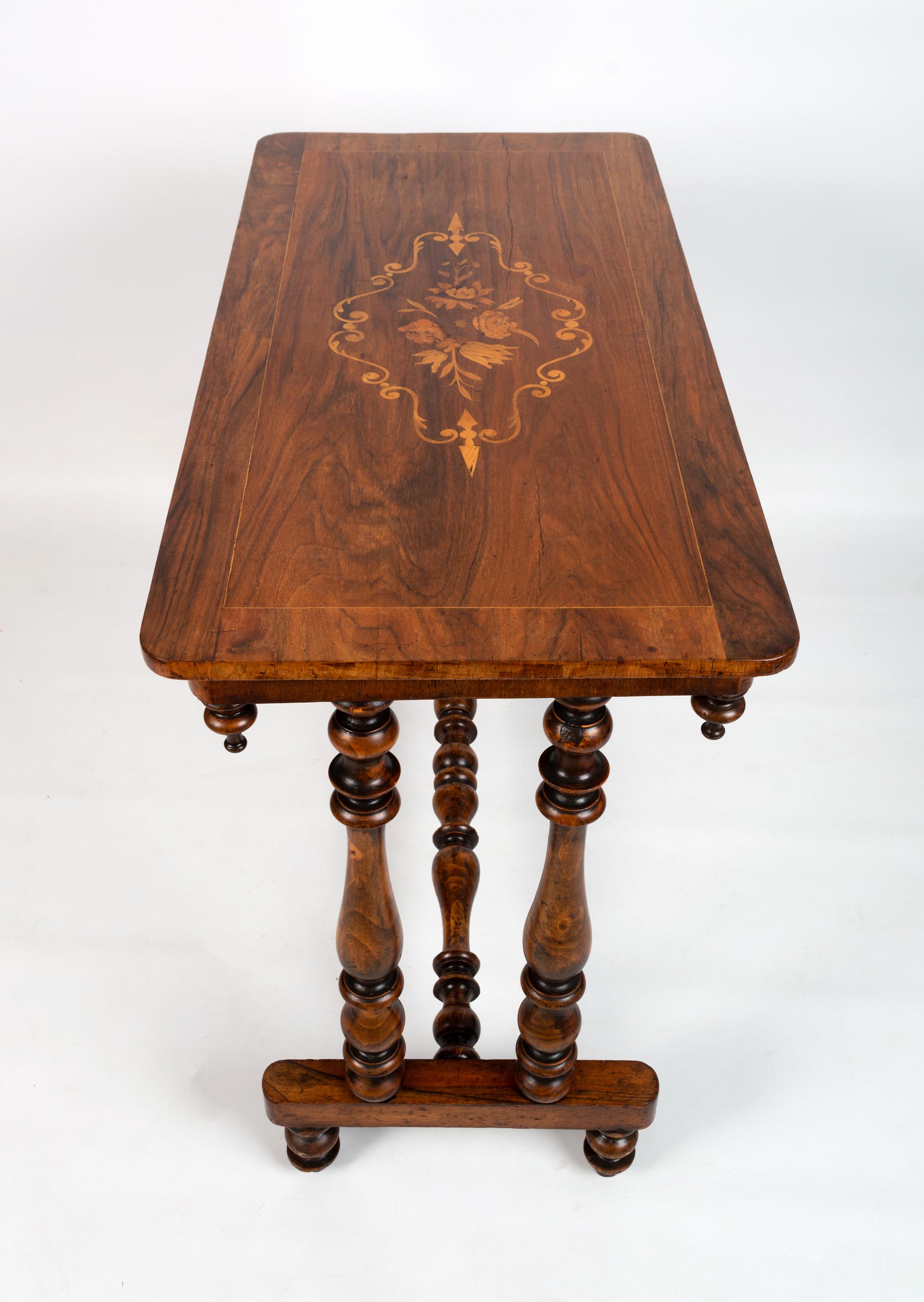 Antique English Edwardian Inlaid Walnut Hall Table Console C.1900 For Sale 3