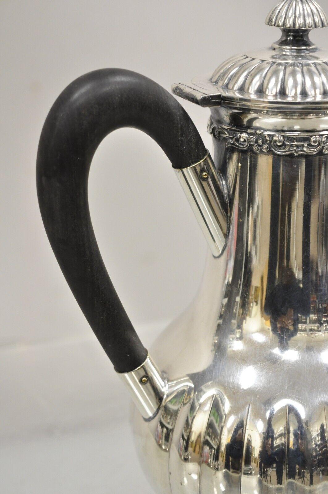 Antique English Edwardian James W Tufts Silver Plated Tea Pot Coffee Pot In Good Condition For Sale In Philadelphia, PA