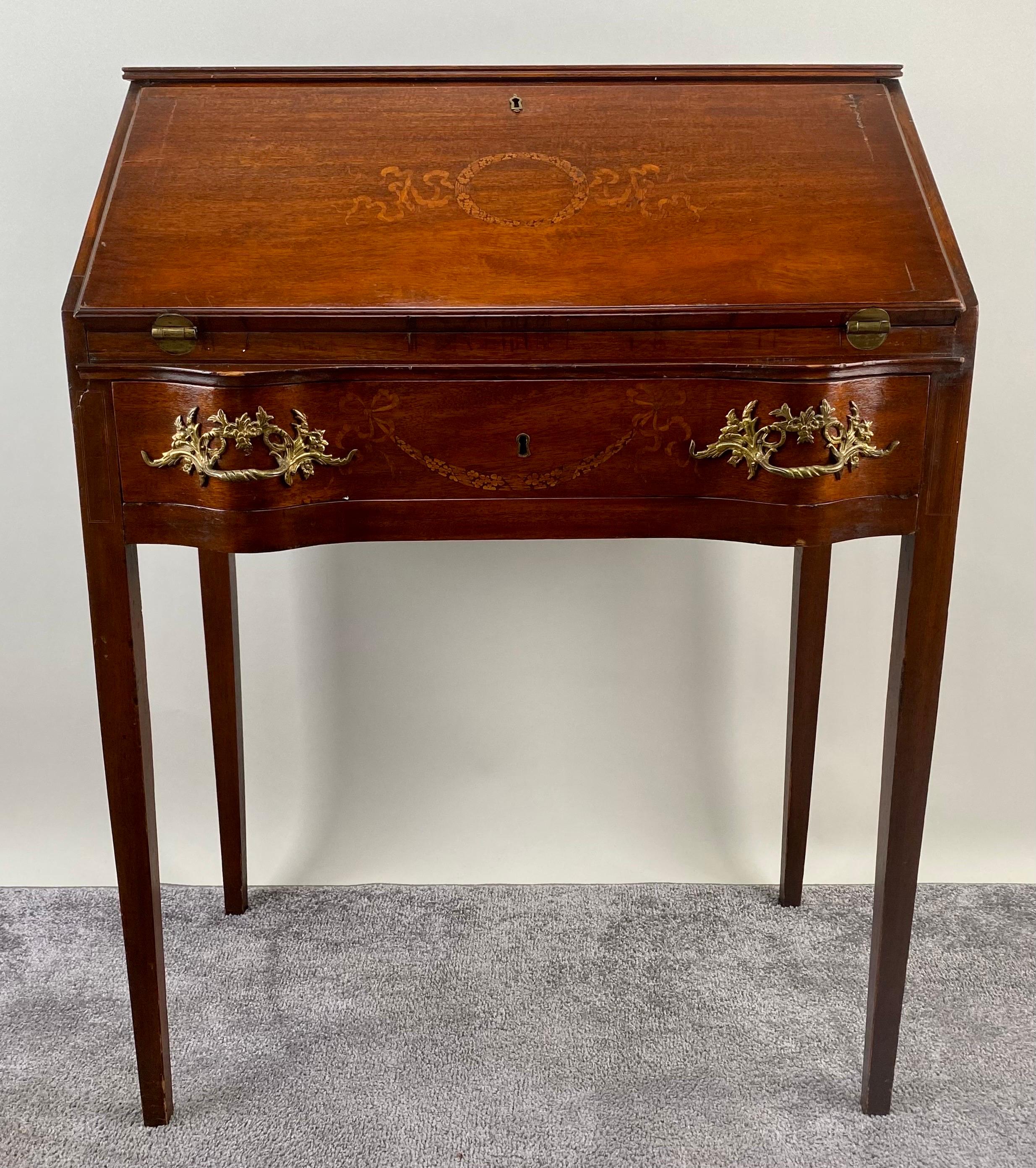 Antique English Edwardian Mahogany Inlaid Secretary Slant Front Desk & Chair  In Good Condition For Sale In Plainview, NY