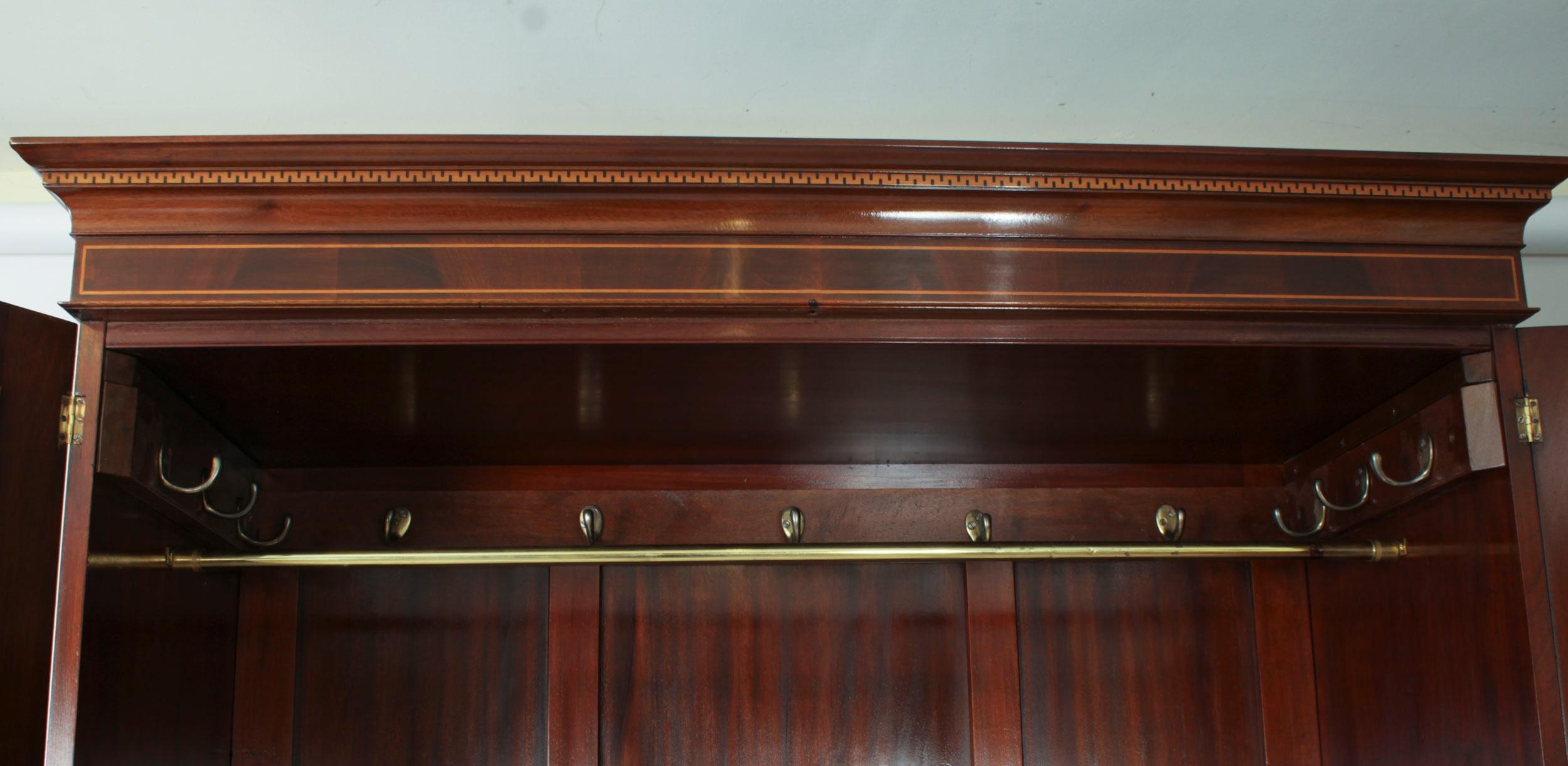 Antique English Edwardian Mahogany Inlaid Wardrobe Late 19th Century 11