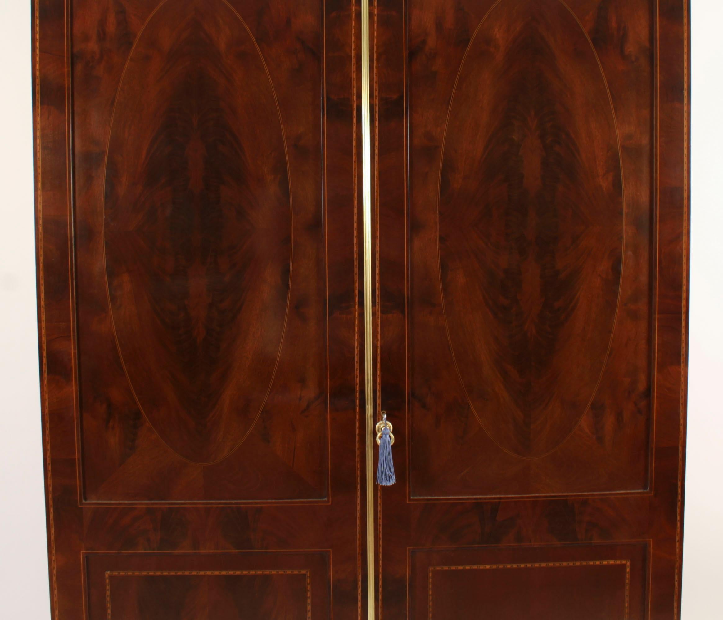 Antique English Edwardian Mahogany Inlaid Wardrobe Late 19th Century 2