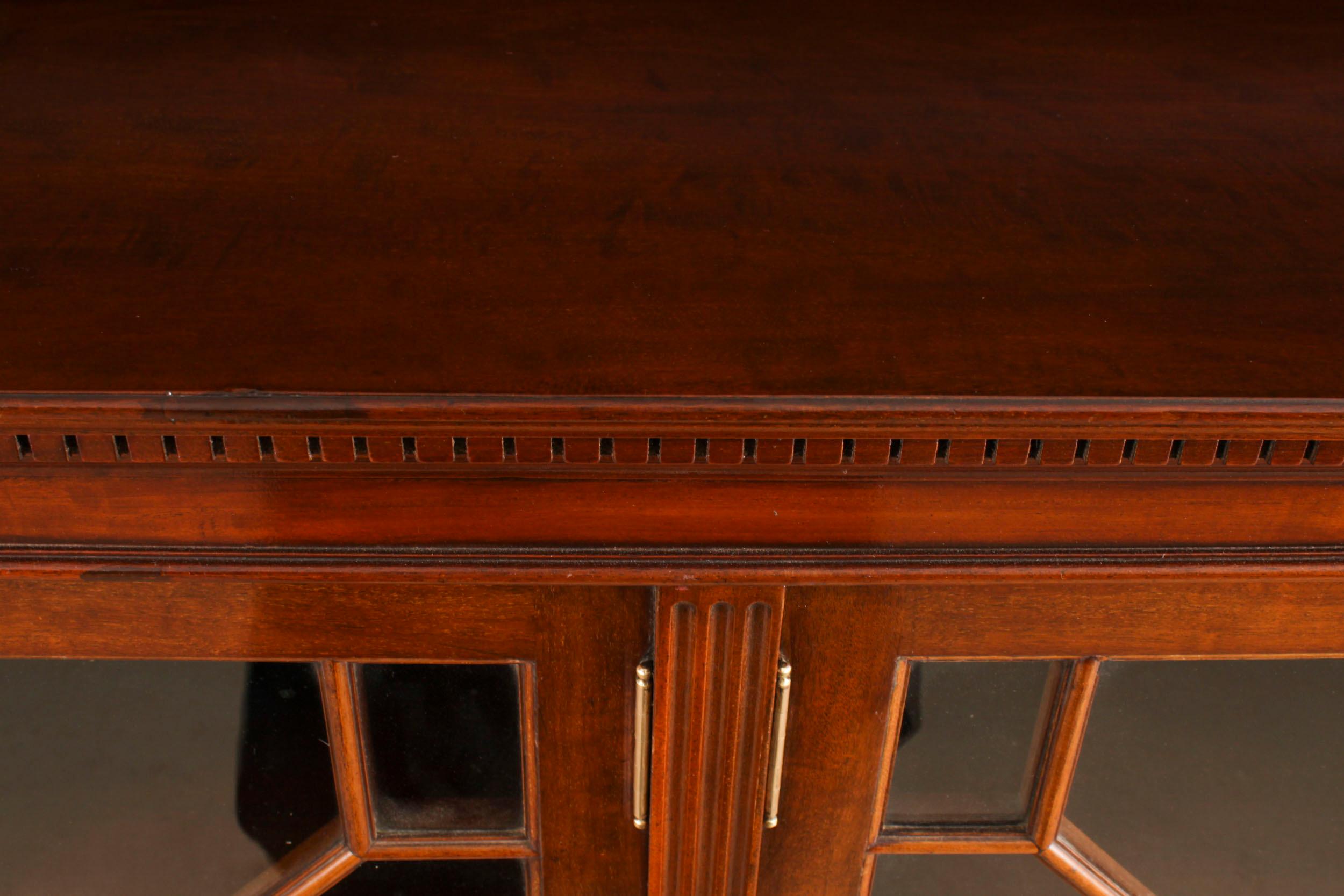 Antique English Edwardian Mahogany Library Bookcase Circa1900 In Good Condition For Sale In London, GB