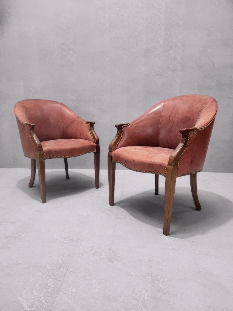 British Antique English Edwardian Mahogany Original Patinated Leather Tub Chairs - Pair  For Sale
