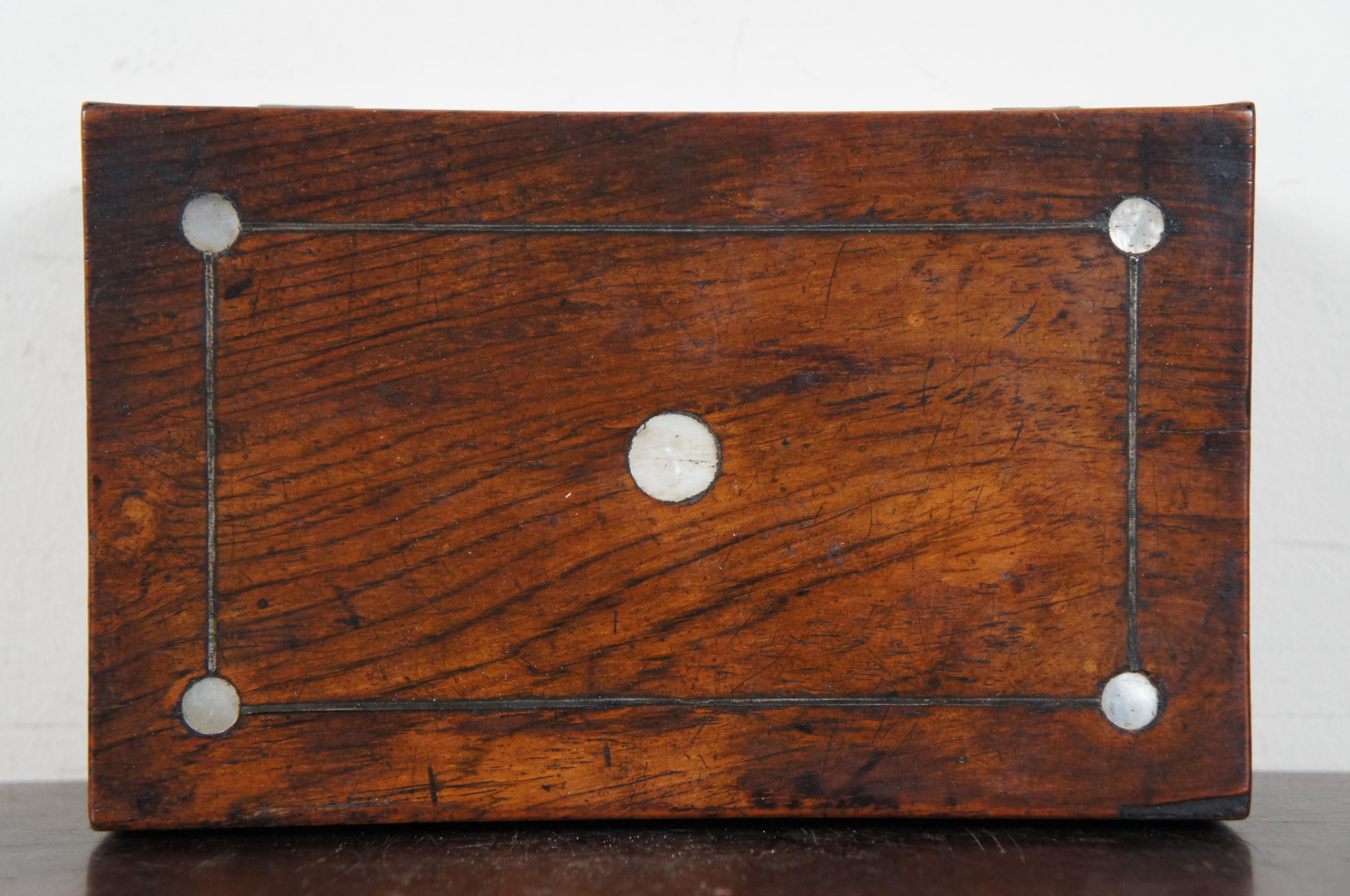 Mother-of-Pearl Antique English Edwardian Oak Keepsake Trinket Box Mother of Pearl Inlay