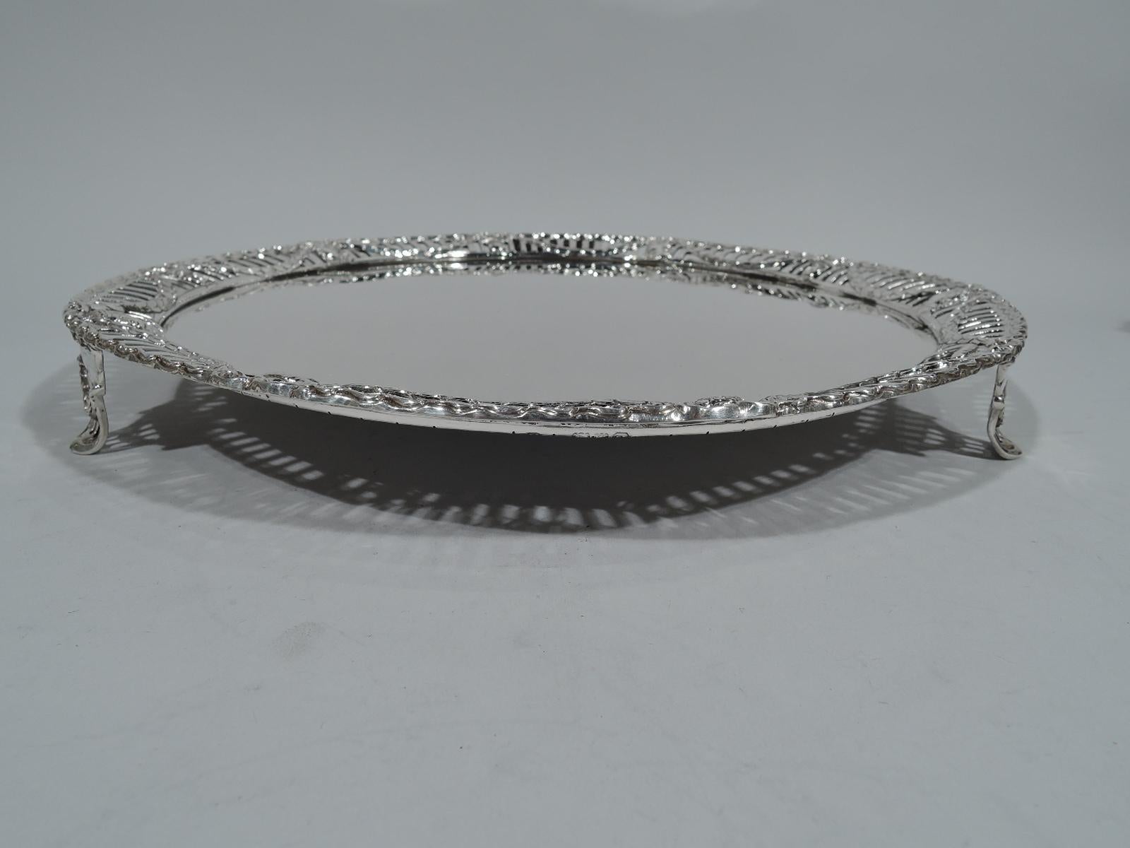 Antique English Edwardian Regency Revival Sterling Silver Salver Tray In Excellent Condition For Sale In New York, NY