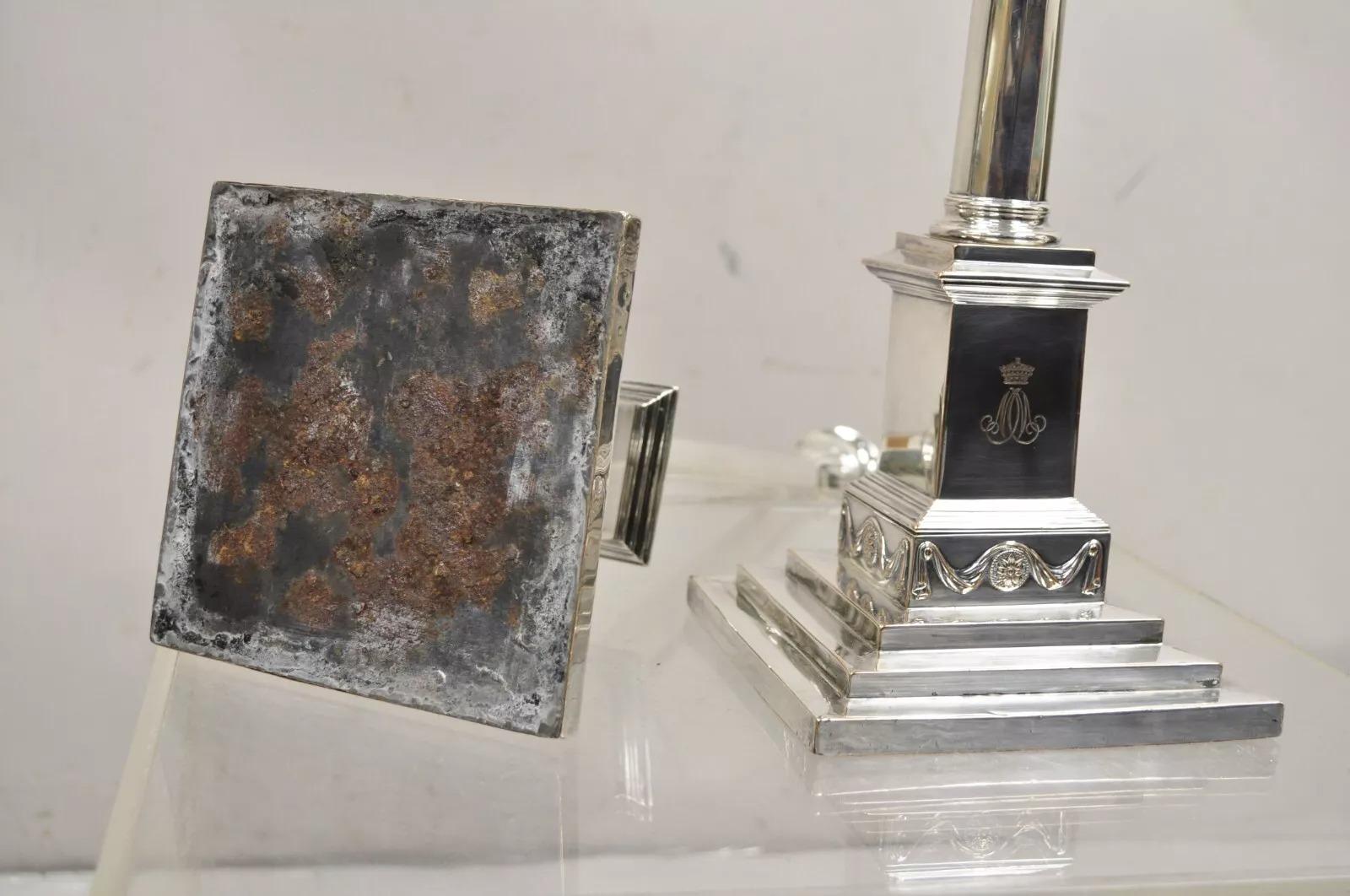 Antico portacandele a colonna inglese edoardiano placcato in argento in vendita 3
