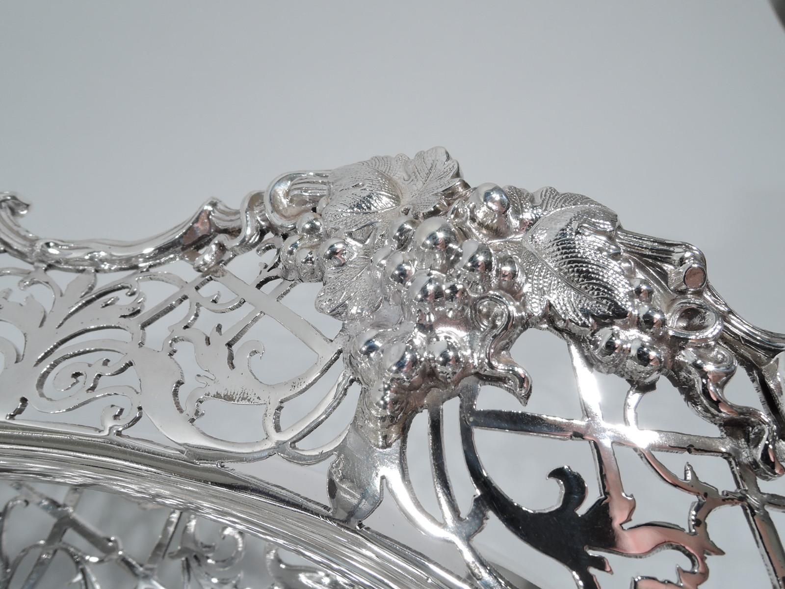 Early 20th Century Antique English Edwardian Sterling Silver Grape Centerpiece Bowl