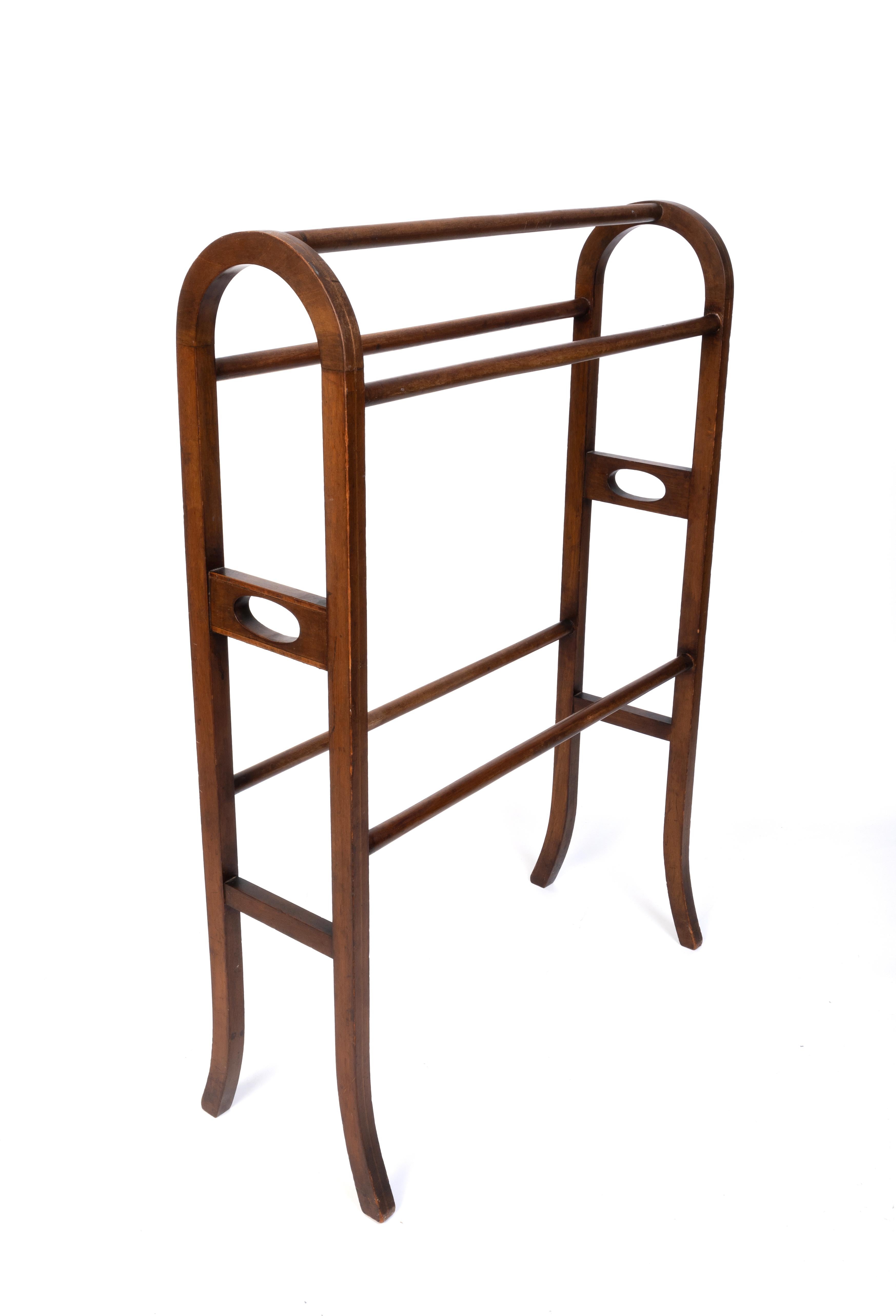Antique English Edwardian Towel Rail C.1910

A handsome example. presented in good condition commensurate with age.

Please message for a shipping quote.