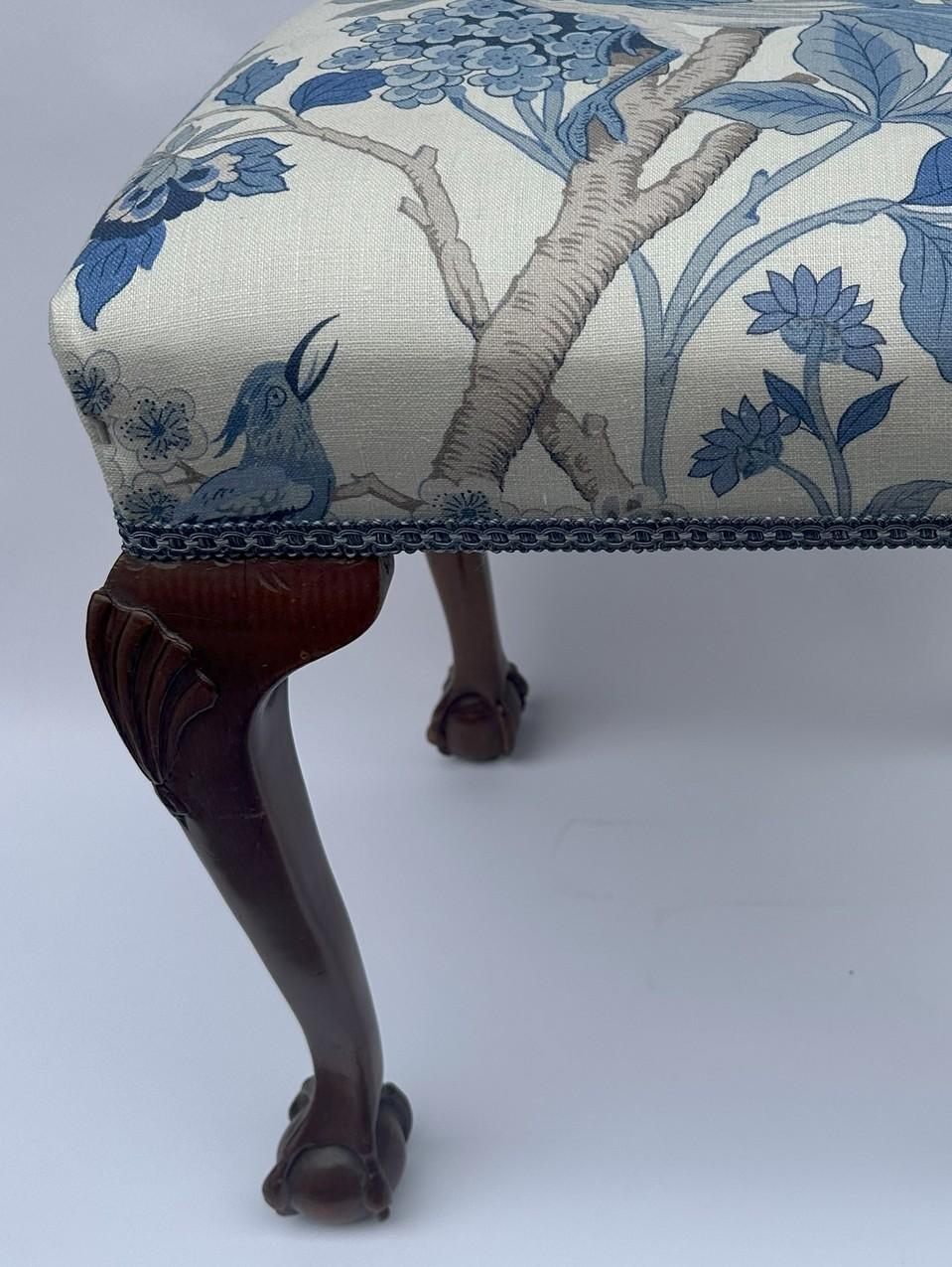 Polished Antique English Edwardian Upholstered Hand Carved Mahogany Stool, 19th Century