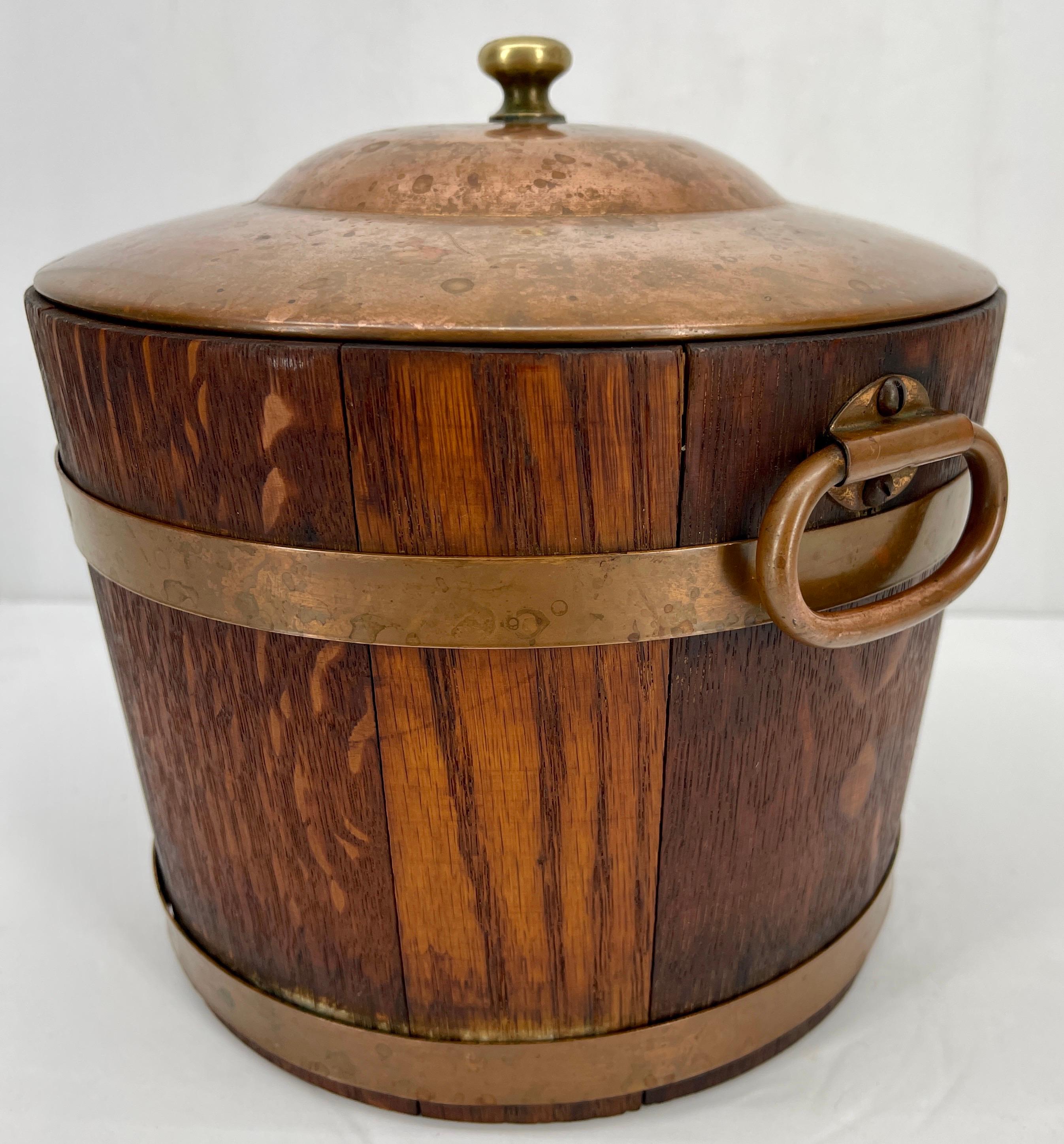 Antique English Edwardian Wood and Brass Ice Bucket In Good Condition For Sale In Haddonfield, NJ