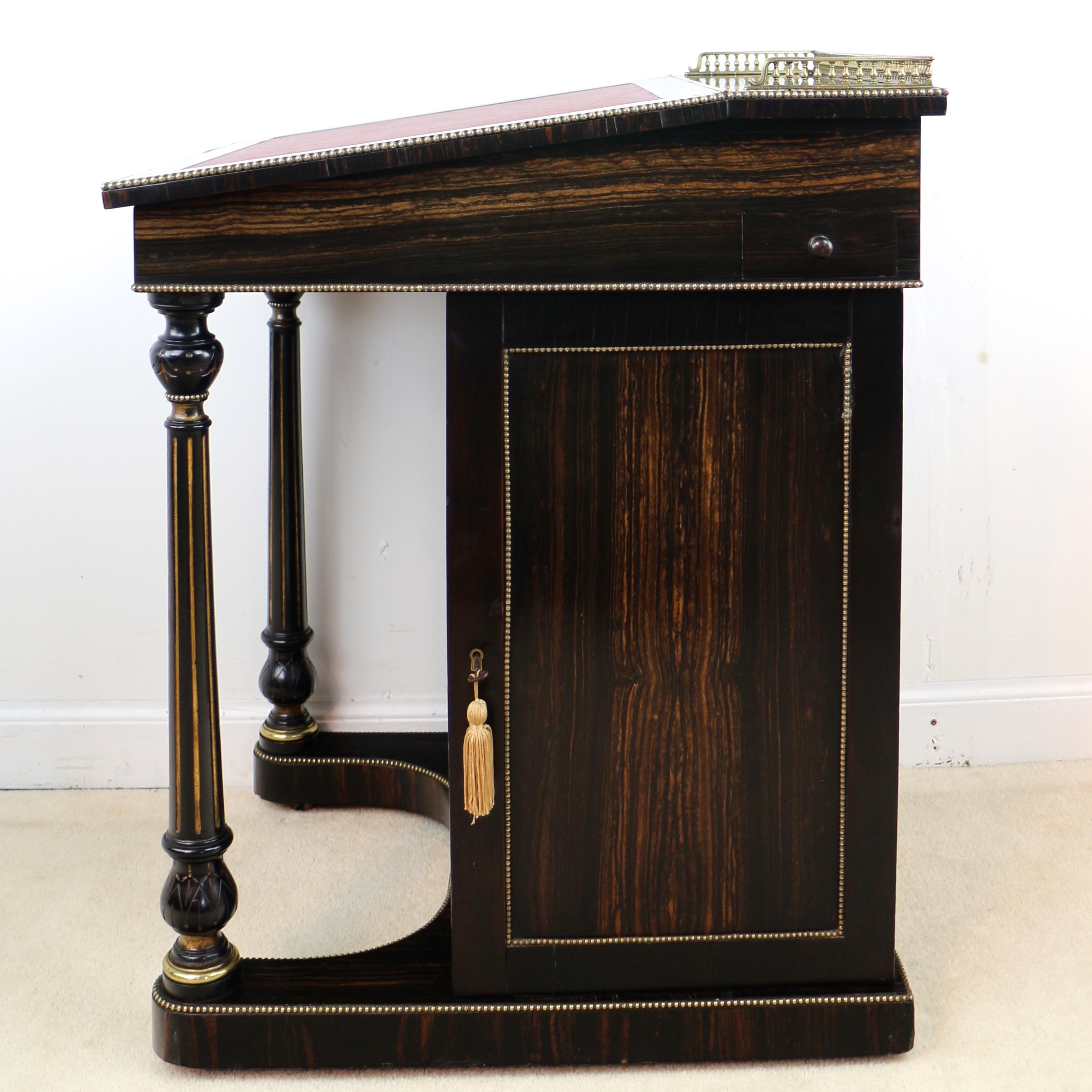 Antique English Edwards & Roberts Coromandel Davenport Desk, 19th Century In Good Condition In Glasgow, GB