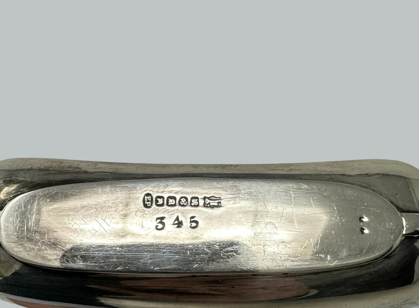 Antigua petaca inglesa para bebidas espirituosas con baño de plata James Dixon Años 20 en Bueno estado para la venta en Dublin, Ireland