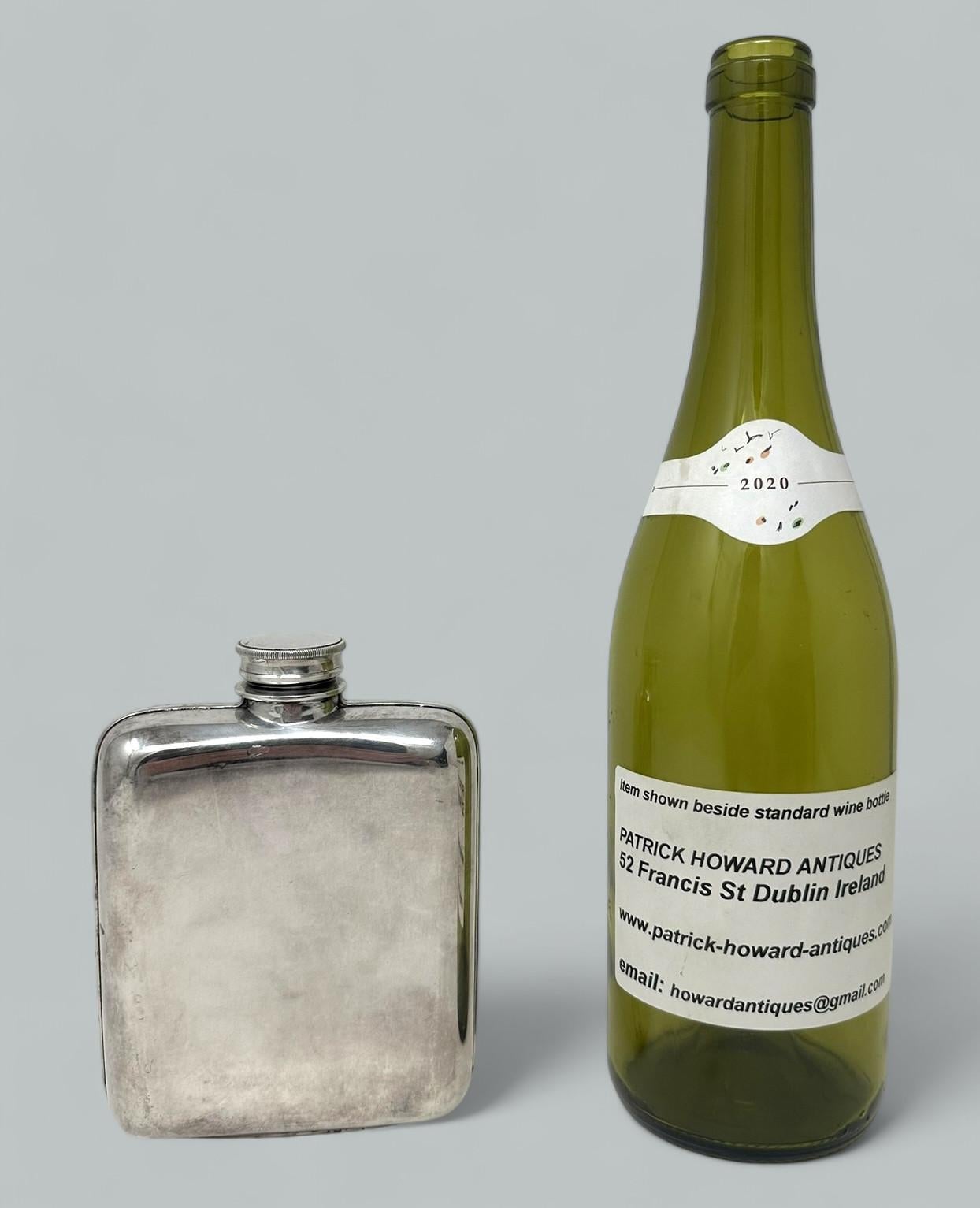 Antigua petaca inglesa para bebidas espirituosas con baño de plata James Dixon Años 20 en venta 1