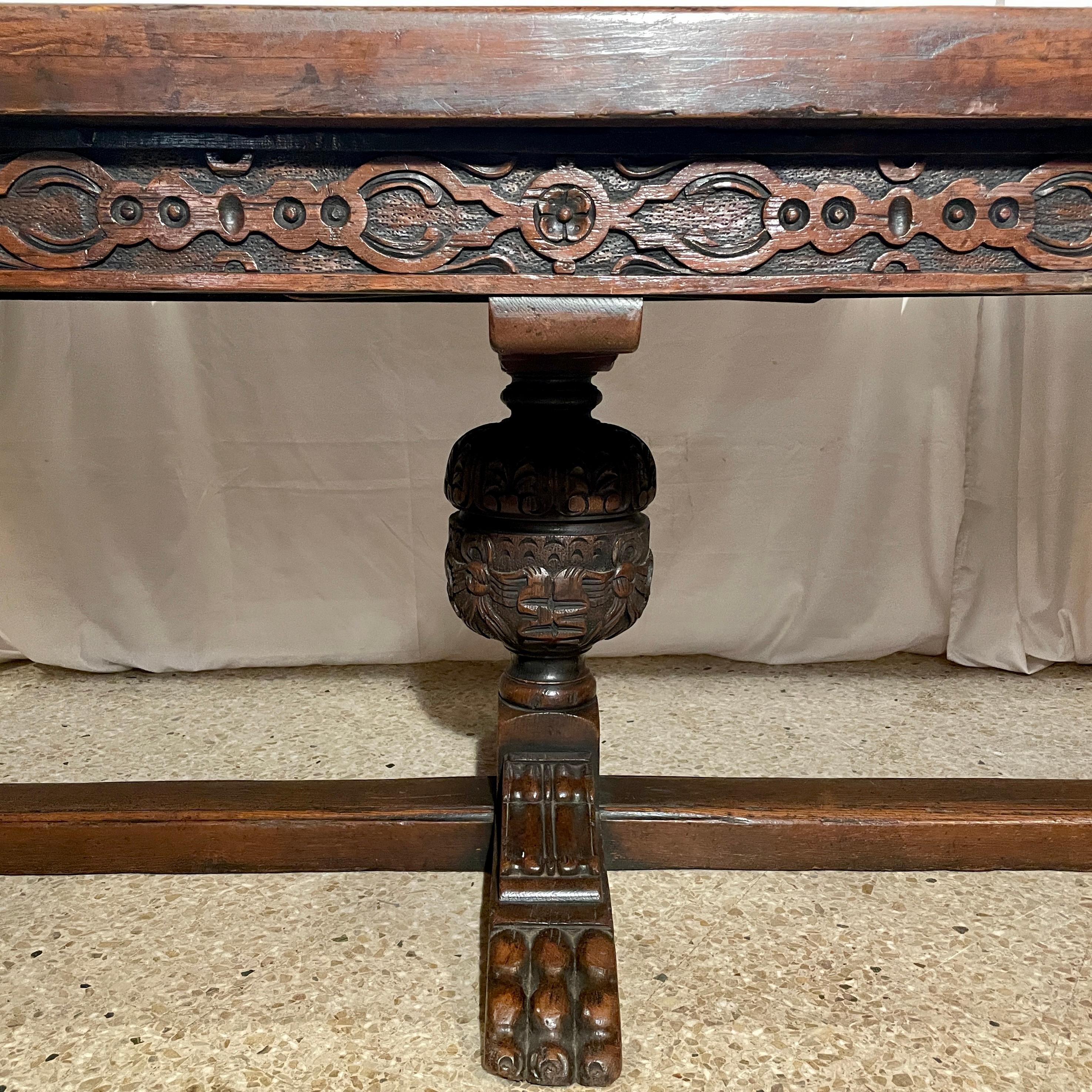 Antique English Elizabethan Style Extension Trestle Table In Good Condition In New Orleans, LA