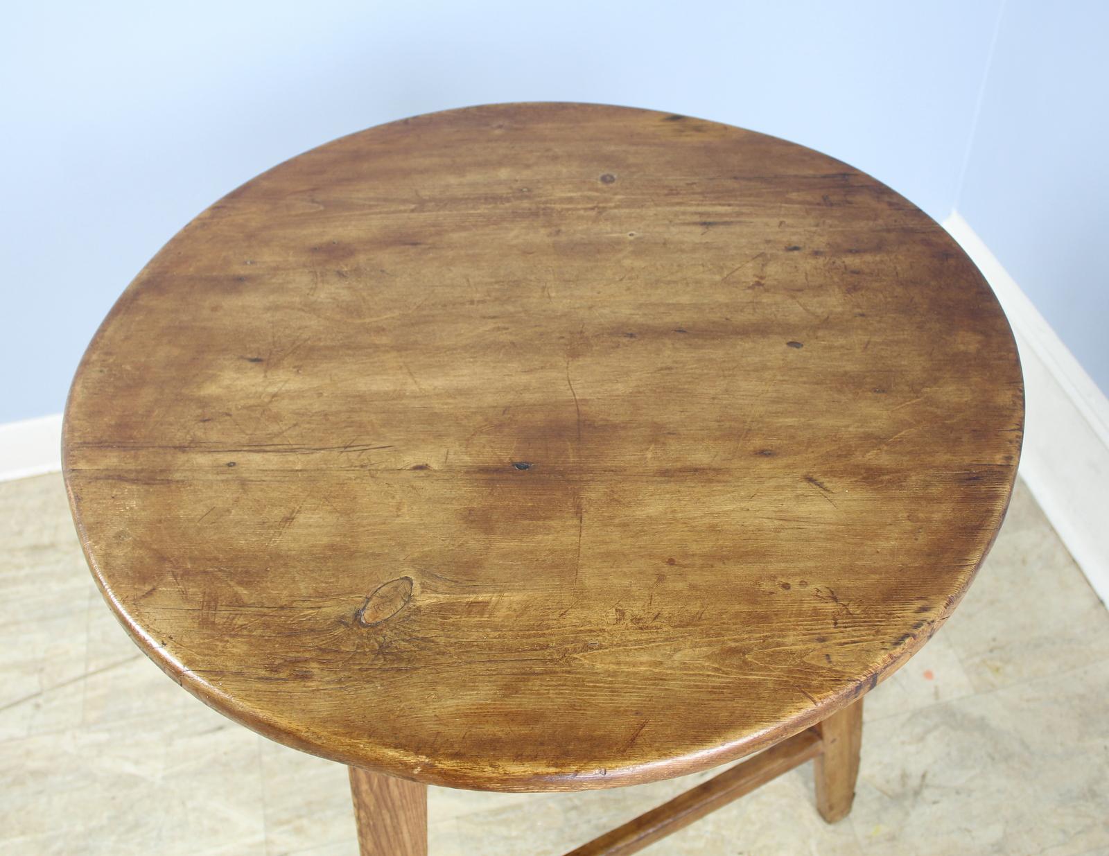 Antique English Elm and Pine Cricket Table In Good Condition For Sale In Port Chester, NY