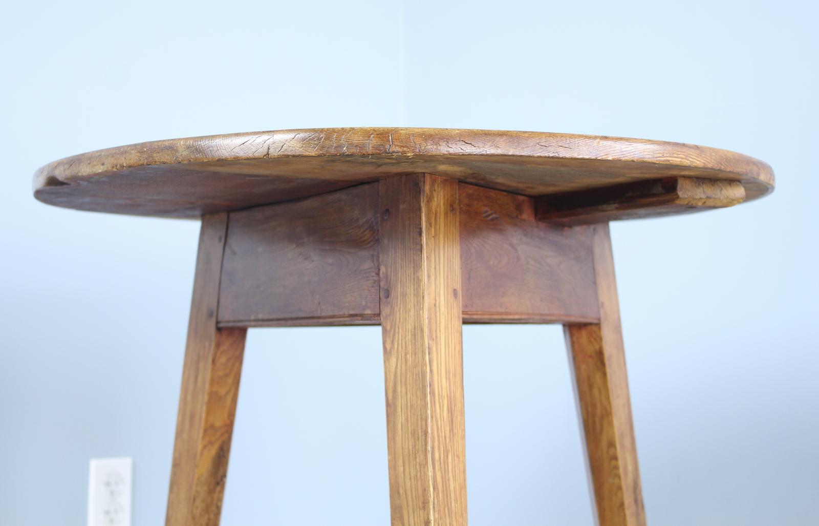 Antiker englischer Crickettisch aus Ulme und Kiefernholz (Ulmenholz)