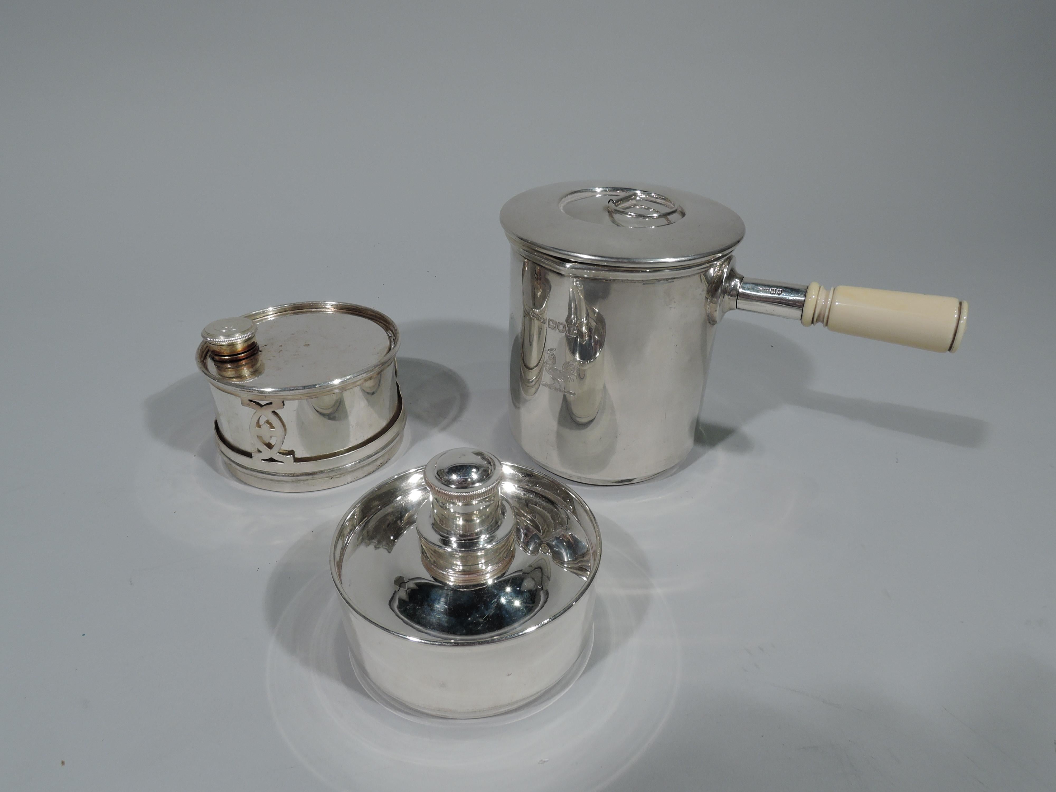 Antique English Empire-Era Sterling Silver Portable Water Pot in Leather Case In Good Condition In New York, NY