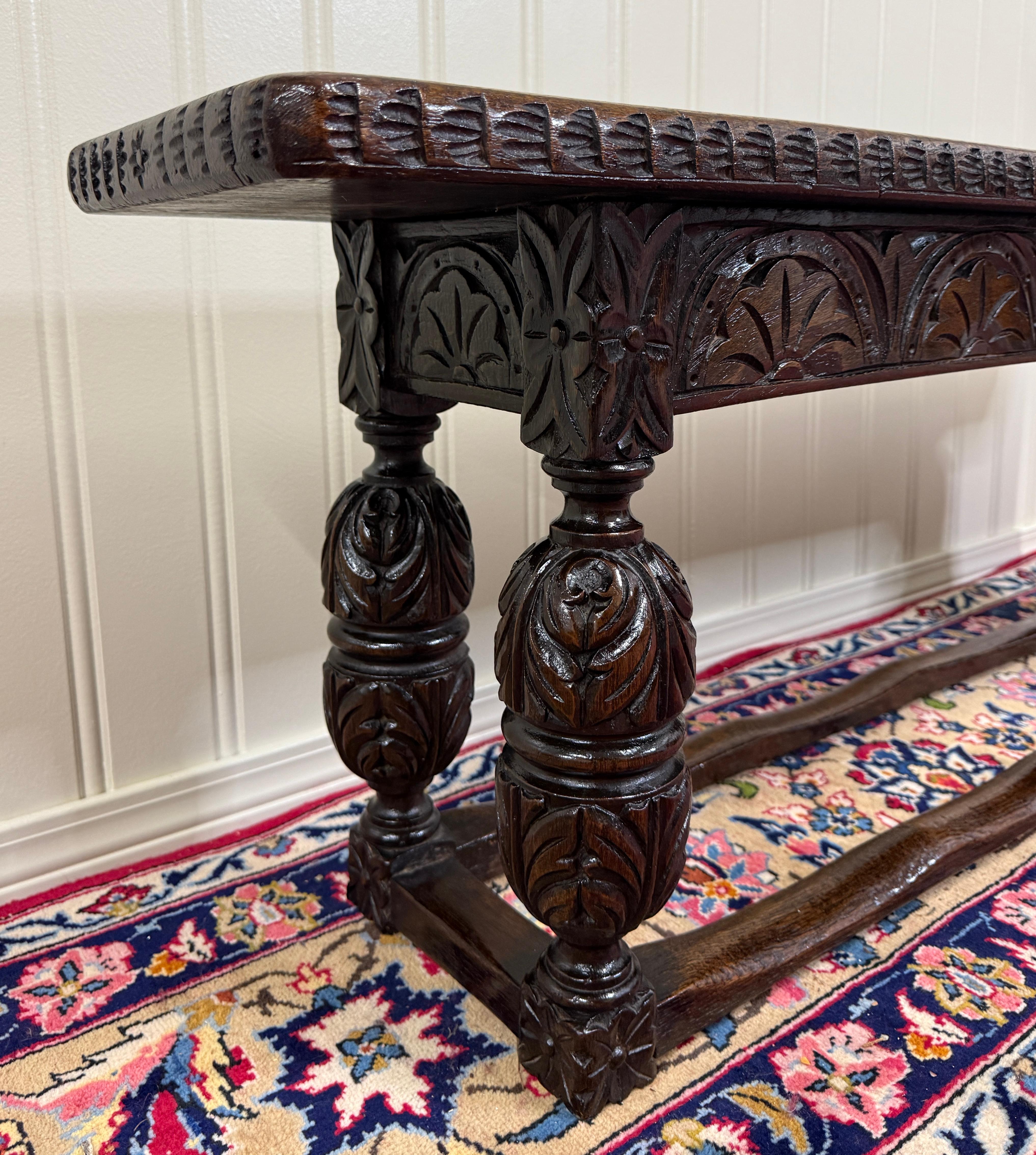 Chêne Antique English End-of-Bed Bench Window Seat Settee Carved Oak c. 1900 en vente
