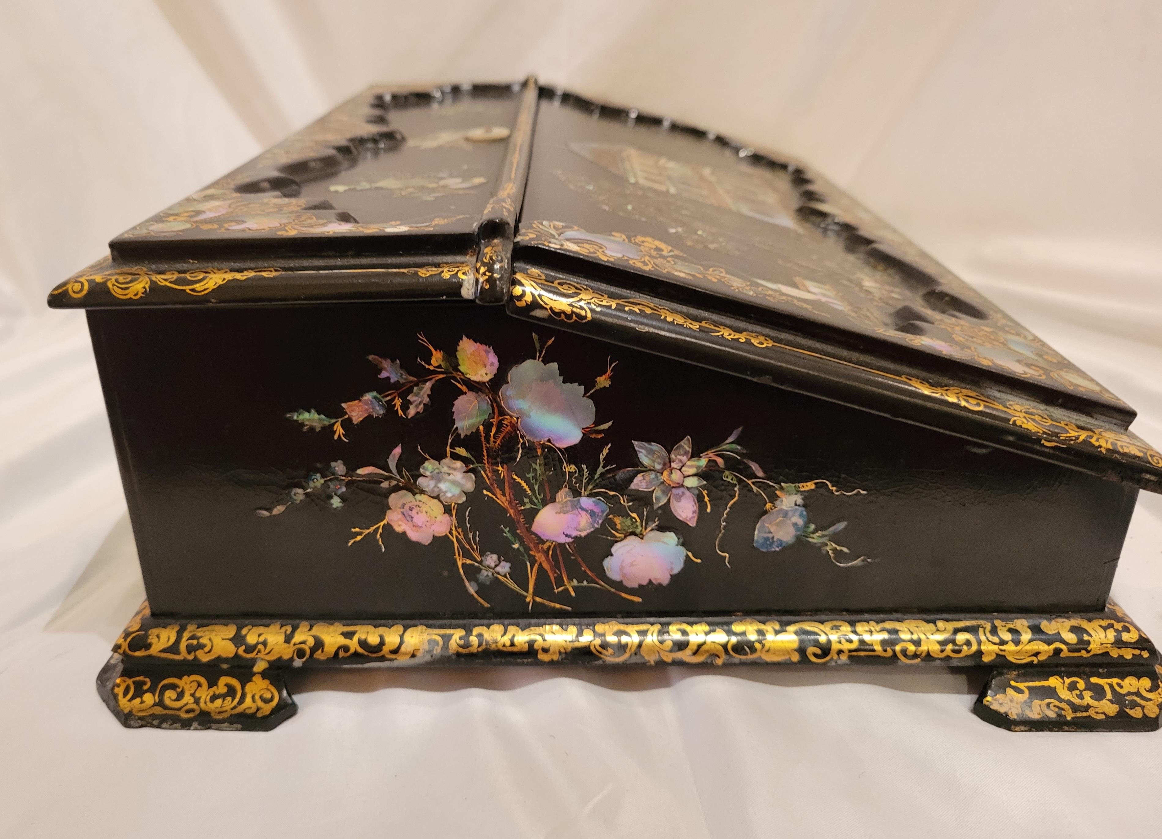 Antique English Exceptional Lacquer Mother-of-Pearl Travel Desk, circa 1860-1870 For Sale 1
