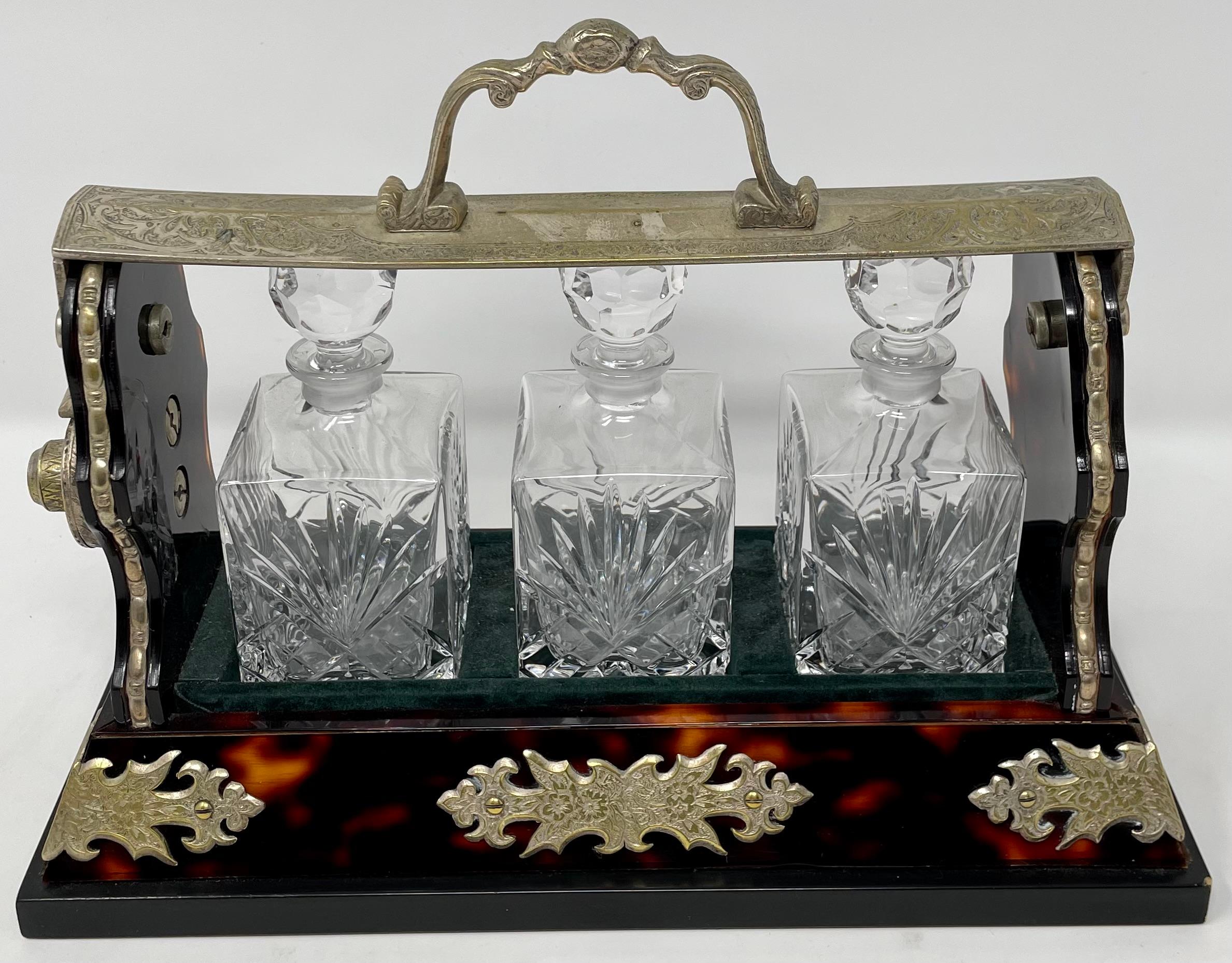 Ancien Tantale anglais en fausse tortue et cristal taillé, au design unique pour les parfums, vers 1900.