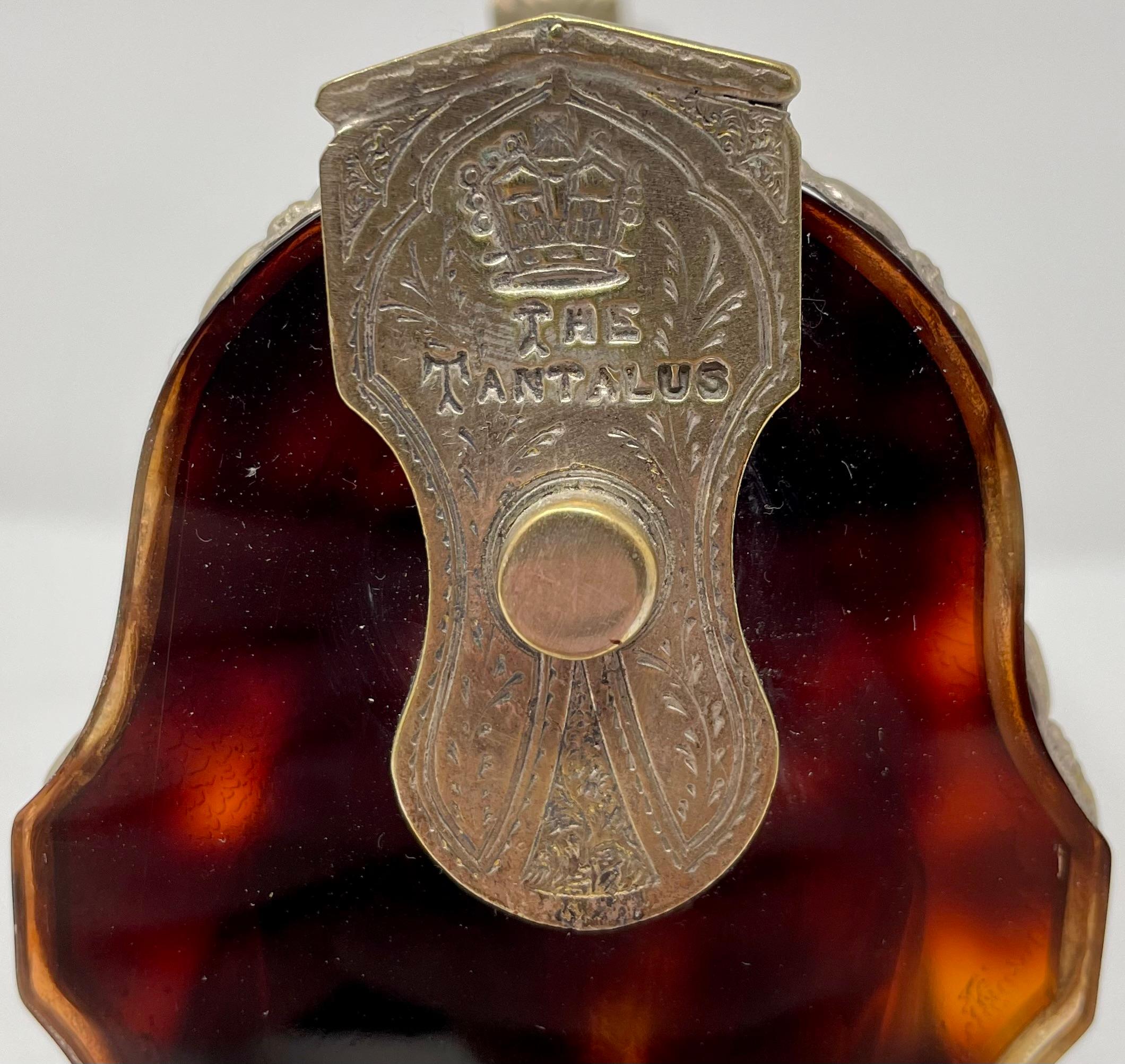 Bronze Ancien Tantale anglais en fausse tortue et cristal taillé pour parfums, vers 1900 en vente