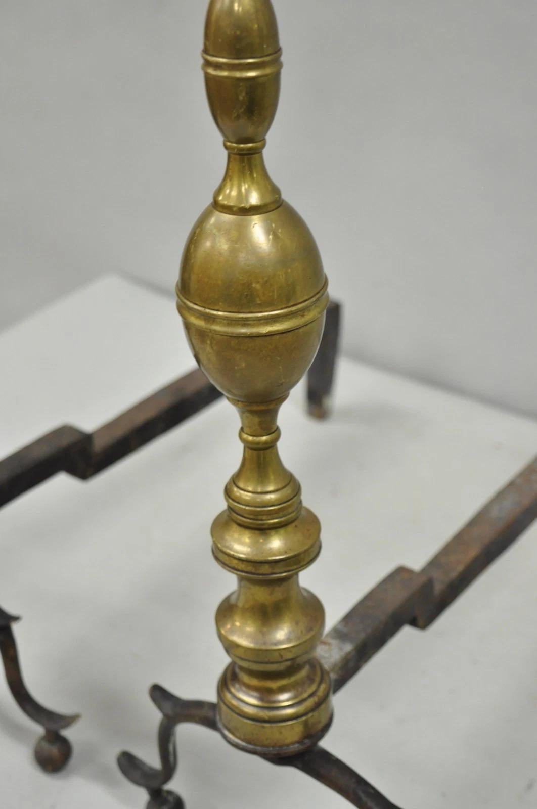 Antiguo Federal Inglés de latón rama de hierro fundido Chimenea Andirons - un par en venta 2