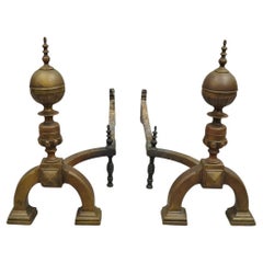 Ancienne paire de chenets de cheminée en laiton à patine fédérale anglaise - Paire