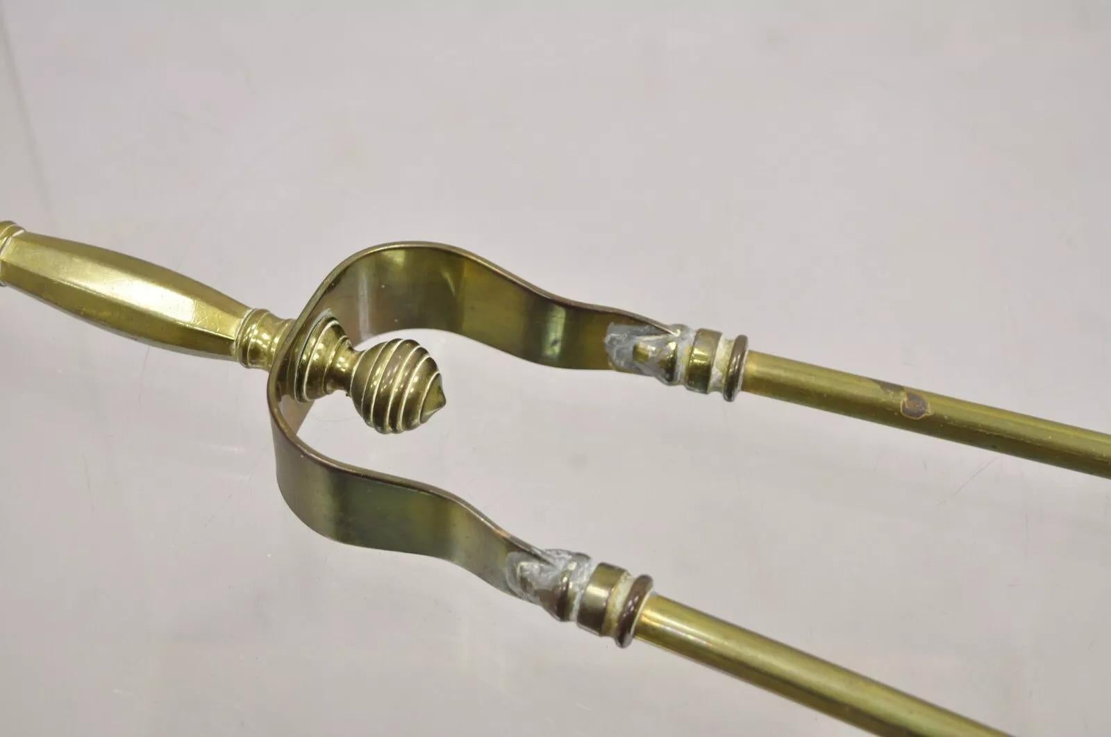 Antico set di utensili per caminetto in ottone Feder inglese con terminale a sfera - Set da 3 pezzi in vendita 2