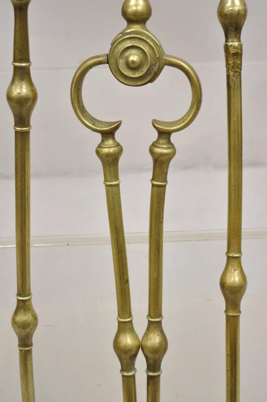 Laiton Antique English Federal Sheraton Brass Urn Finial Fireplace Tool Set (B) - 3 Pcs en vente