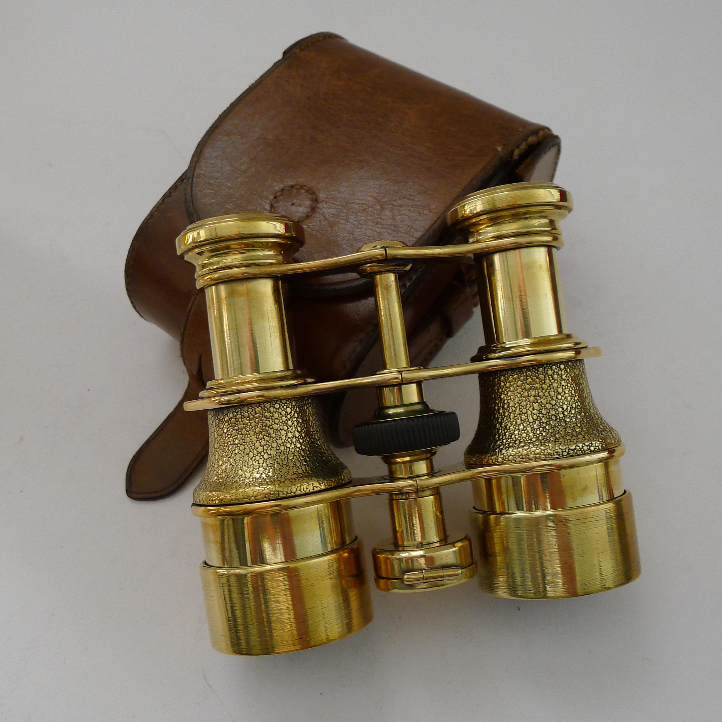 Antique English Field Glasses / Binoculars by Lawrence and Mayo - With Compass In Good Condition For Sale In Bath, GB
