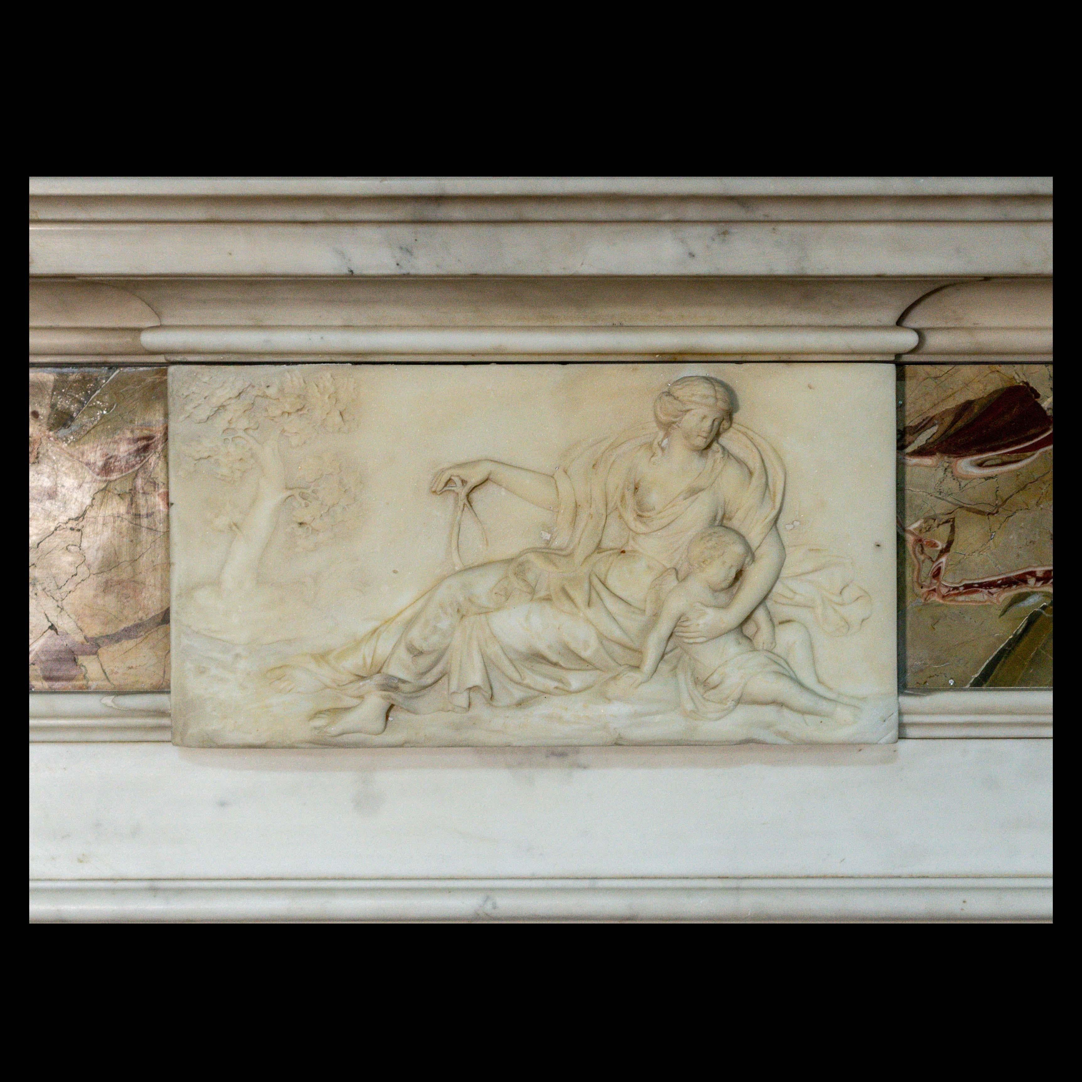Anglais Cheminée anglaise ancienne en marbre Statuario avec plaques en jaspe en vente