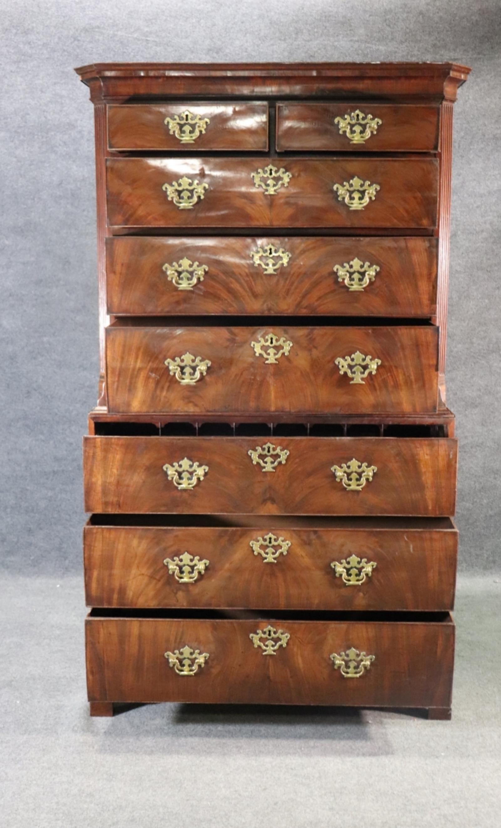 Antique English Flame Mahogany Georgian Walnut Chest on Chest with Desk In Good Condition In Swedesboro, NJ