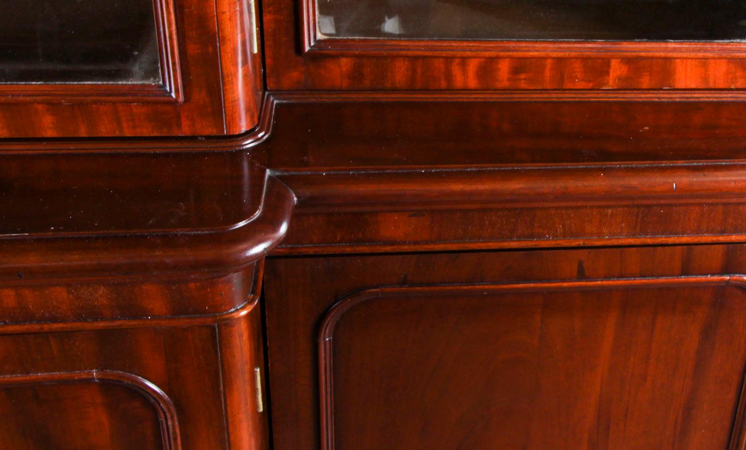 Mid-19th Century Antique English Flame Mahogany Library Breakfront Bookcase, 19th Century