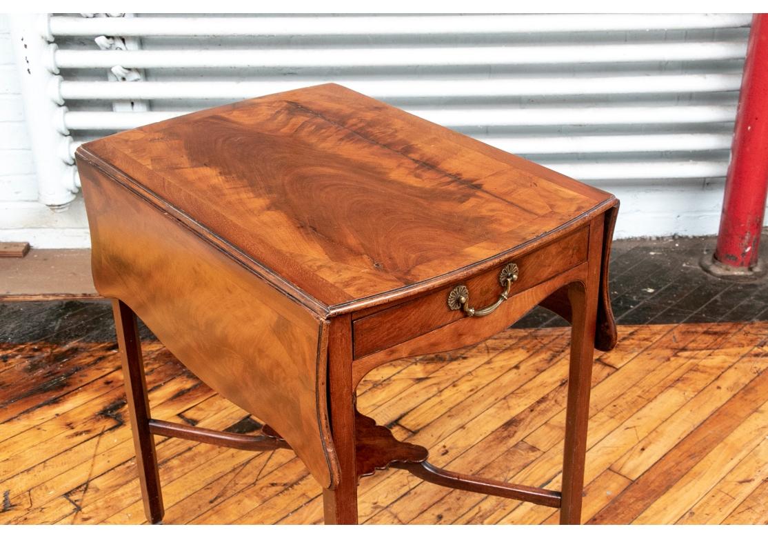 Antique English Flame Mahogany Pembroke Table With Butterfly Drop Leaves In Distressed Condition For Sale In Bridgeport, CT