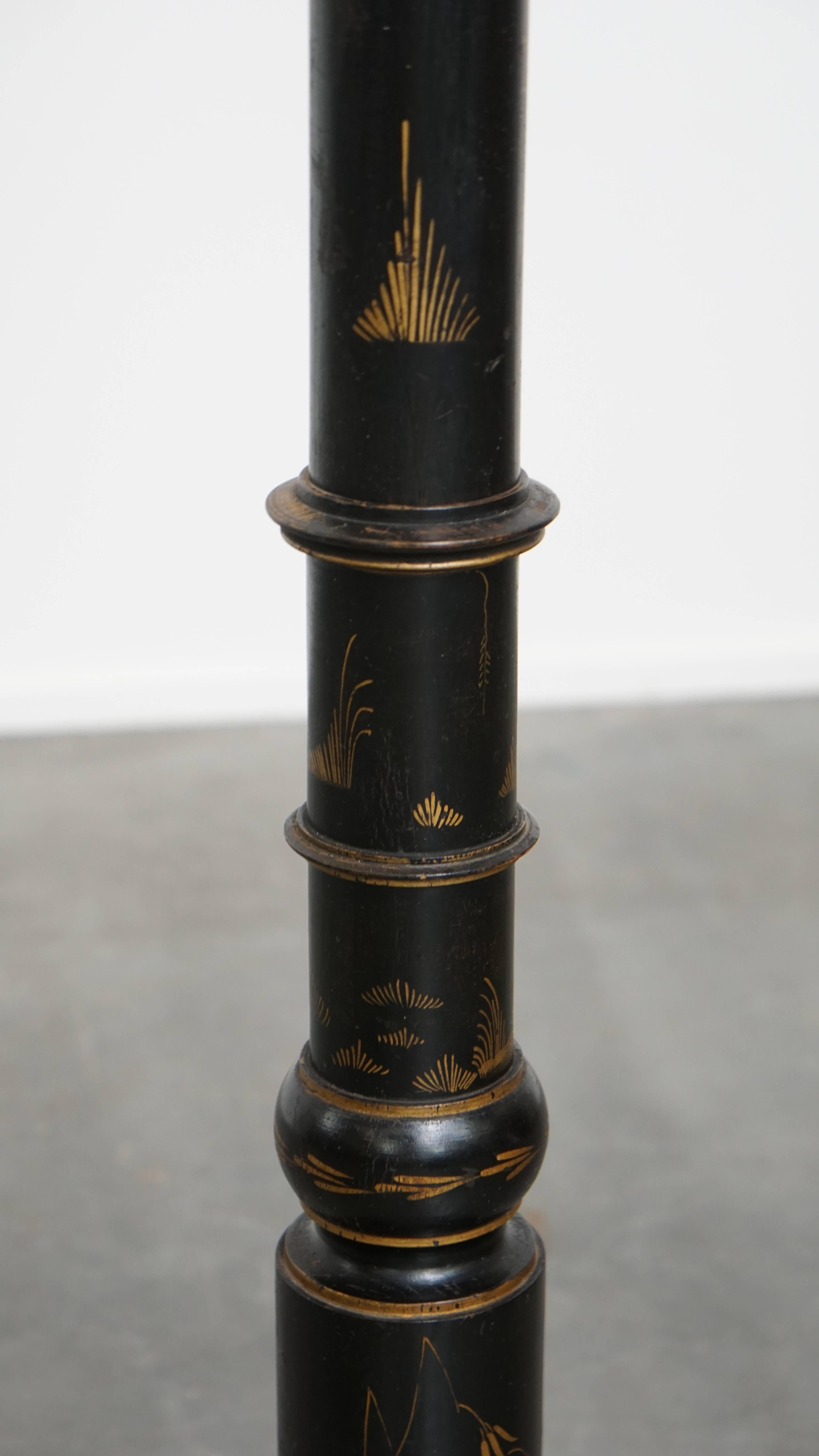 Antique English Floor Lamp from the Early 1900s For Sale 1