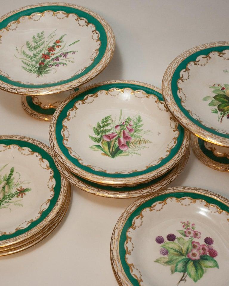 Antiguos Platos Florales Ingleses Juego de Tazzas Altas y Cortas y Platos de Postre Inglés en venta