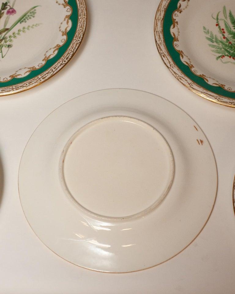 Antiguos Platos Florales Ingleses Juego de Tazzas Altas y Cortas y Platos de Postre en venta 1