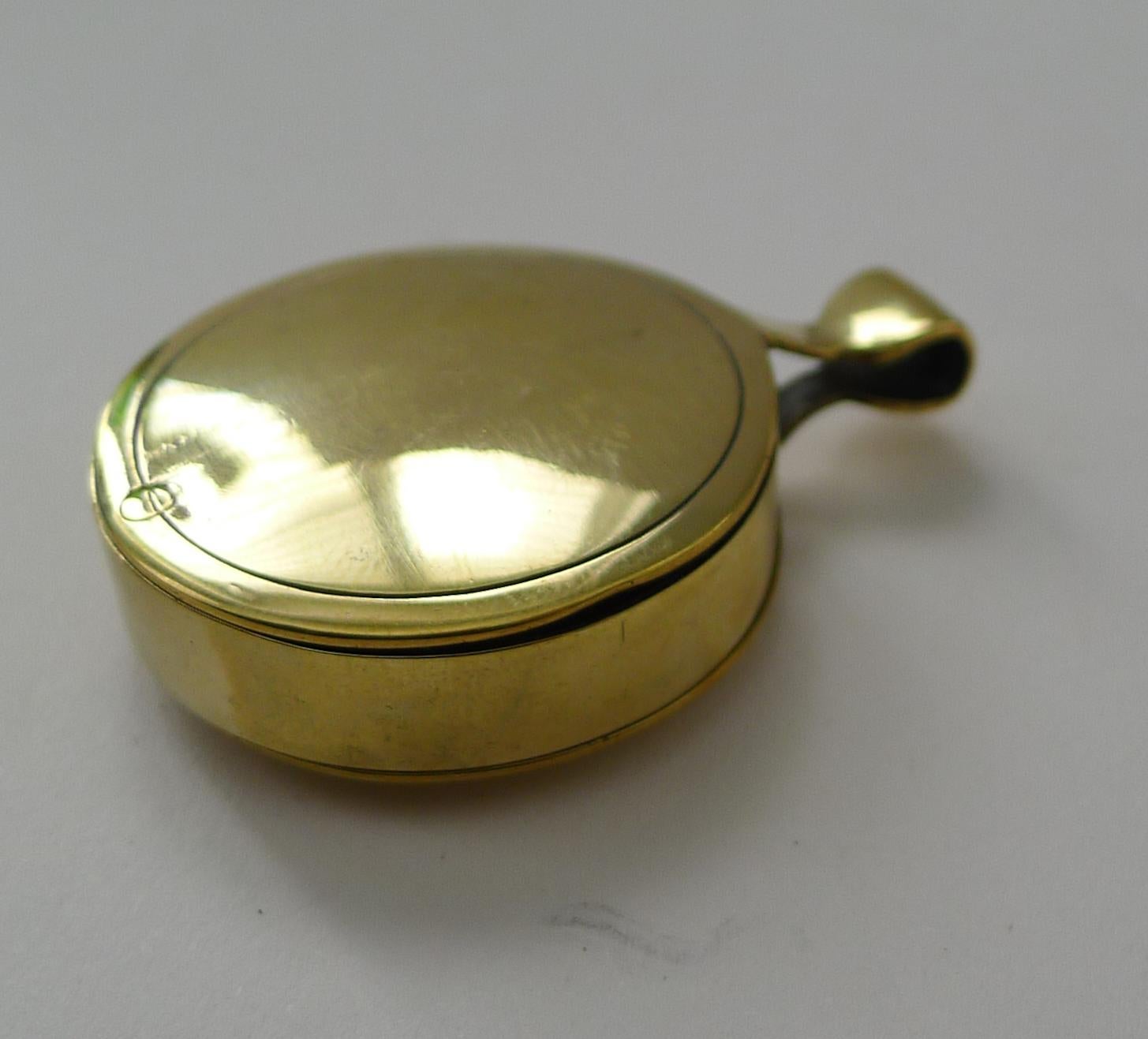 Antique English Folding Brass Compass c.1910 In Good Condition For Sale In Bath, GB