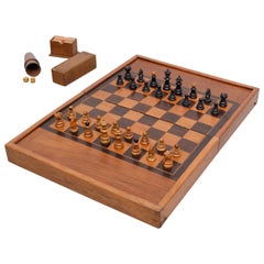 Antique boîte de jeux d'échecs pliante anglaise avec 5 jeux