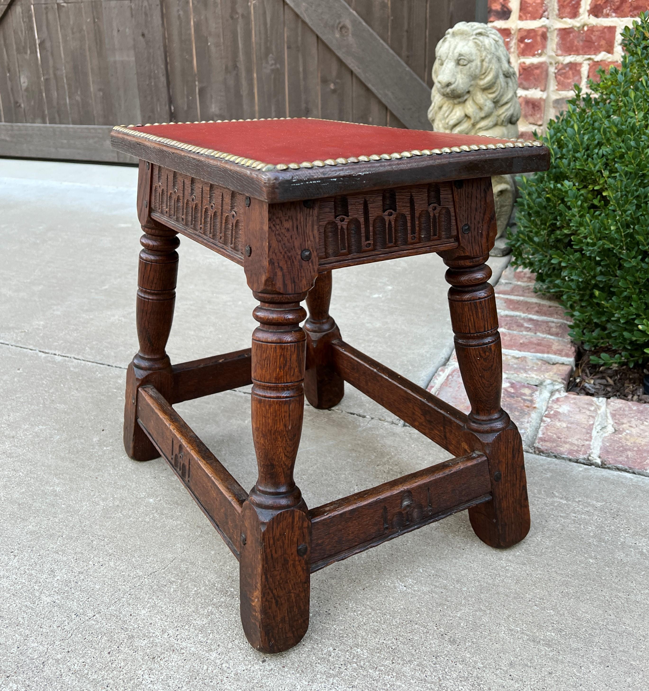 Antique English Foot Stool Small Bench Leather Top Joint Stool Oak Maker's Tag In Good Condition In Tyler, TX