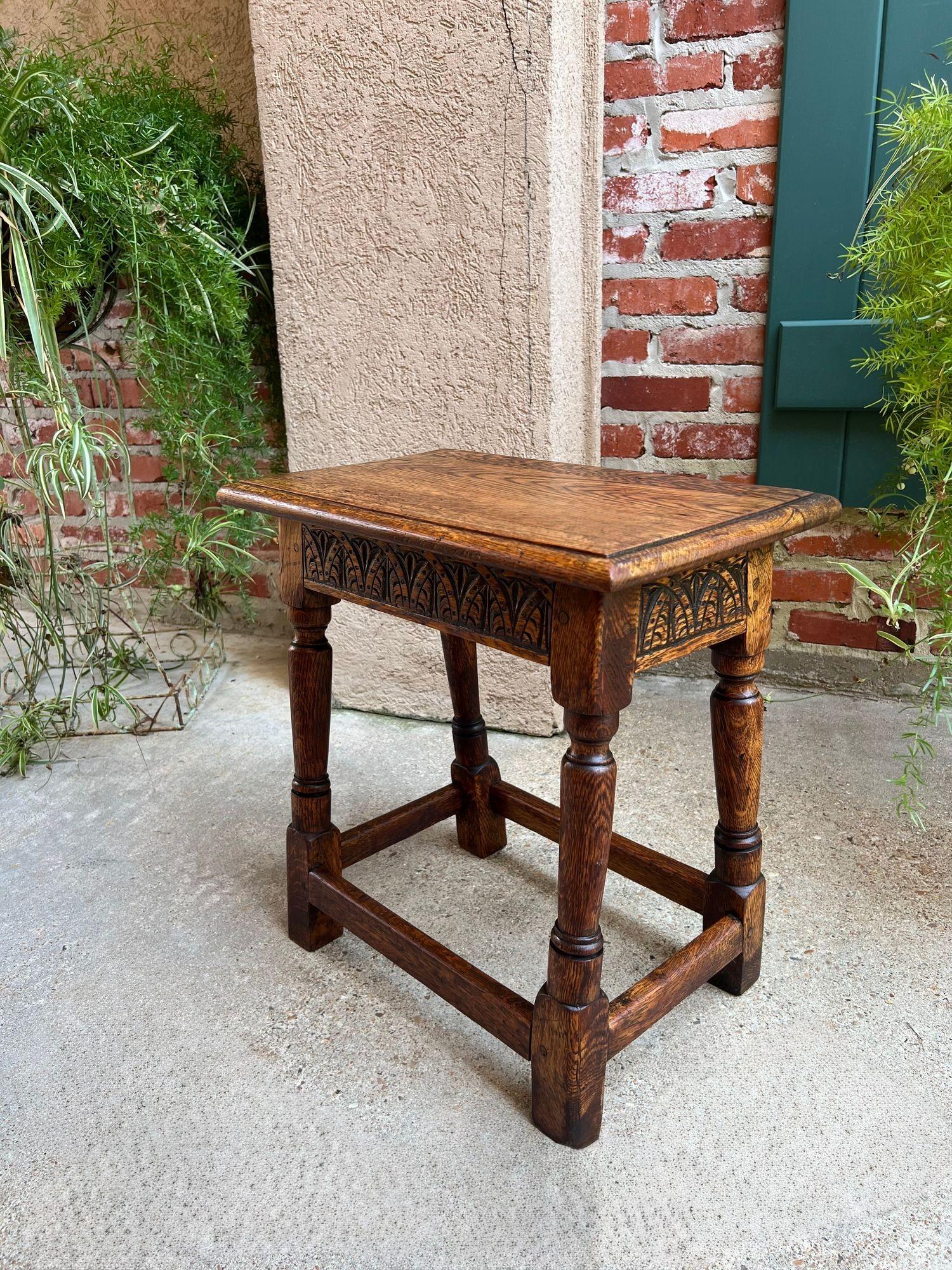 Antiguo escabel inglés Banco Taburete articulado Roble tallado Soporte jacobeo c1900 en venta 7