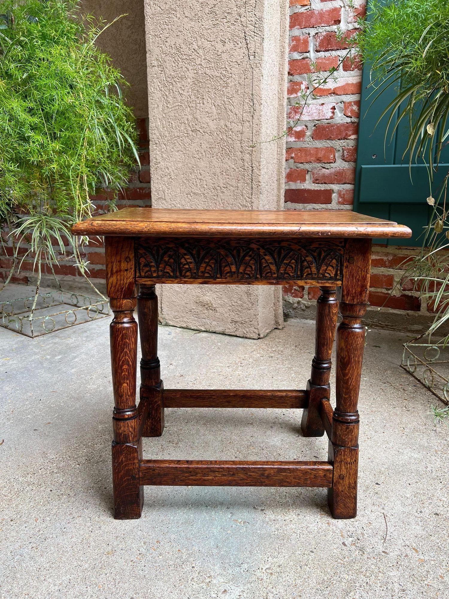 Antiguo escabel inglés Banco Taburete articulado Roble tallado Soporte jacobeo c1900 en venta 10